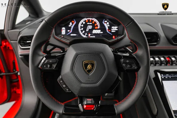 2021 Lamborghini Huracan interior, steering wheel, Nero Ade