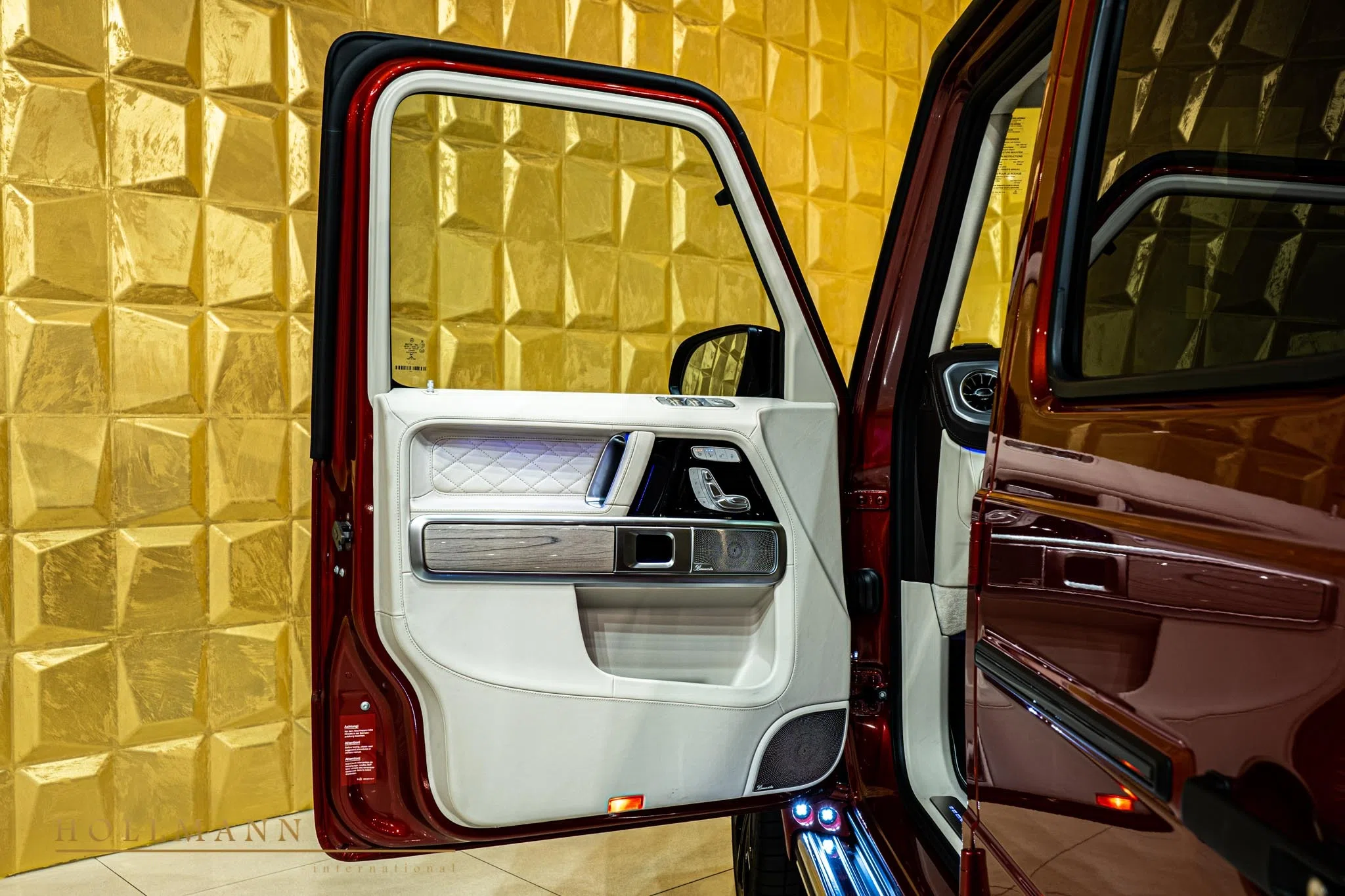 2022 BRABUS G 700 interior, door panel