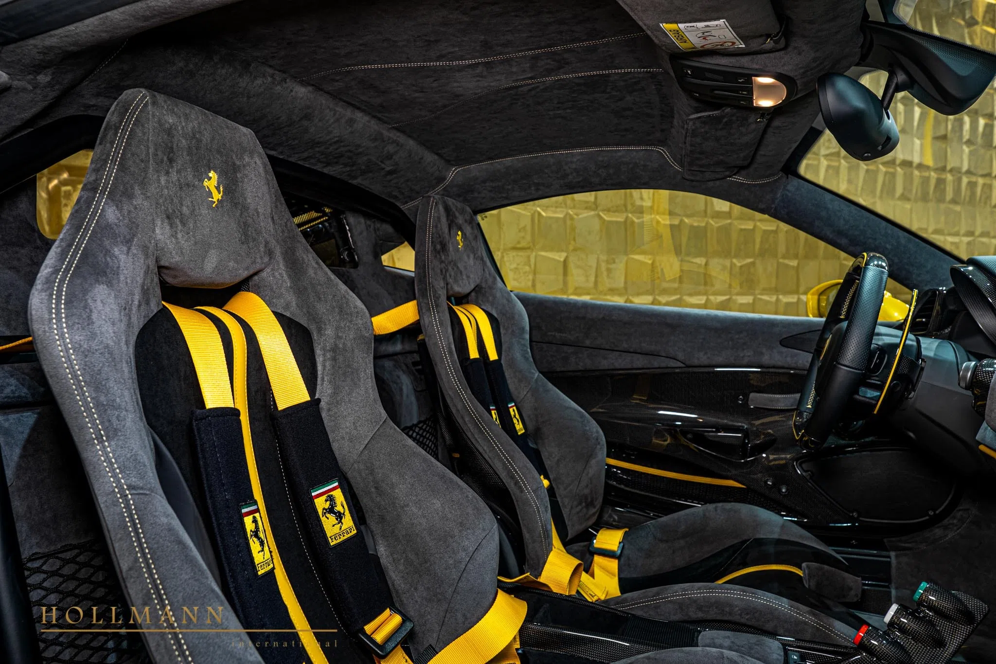 2021 Ferrari 488 Pista interior, seats