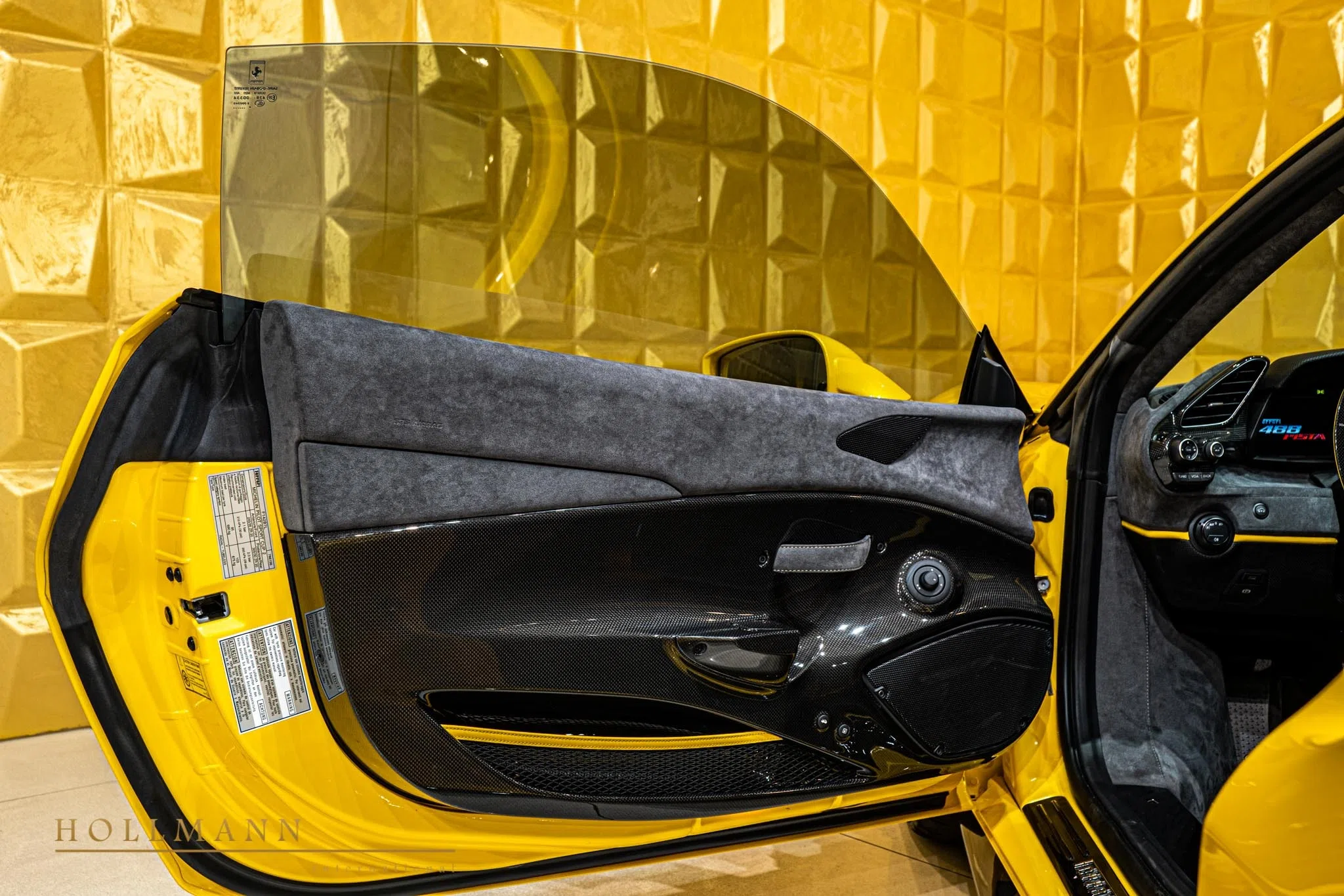 2021 Ferrari 488 Pista interior, door panel