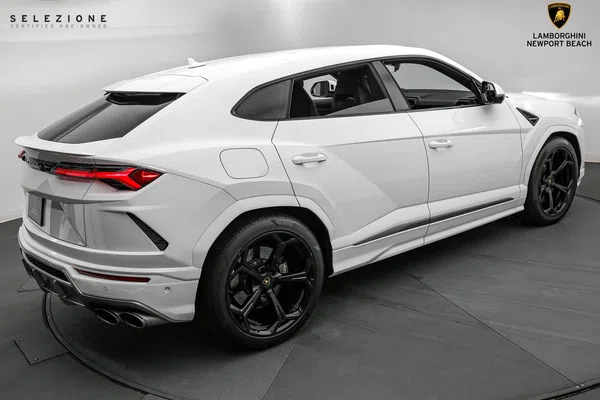2021 Lamborghini Urus for sale, exterior, Bianco Monocerus