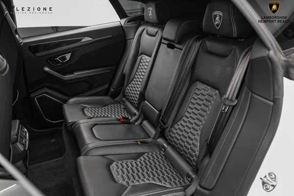 2021 Lamborghini Urus interior, seats