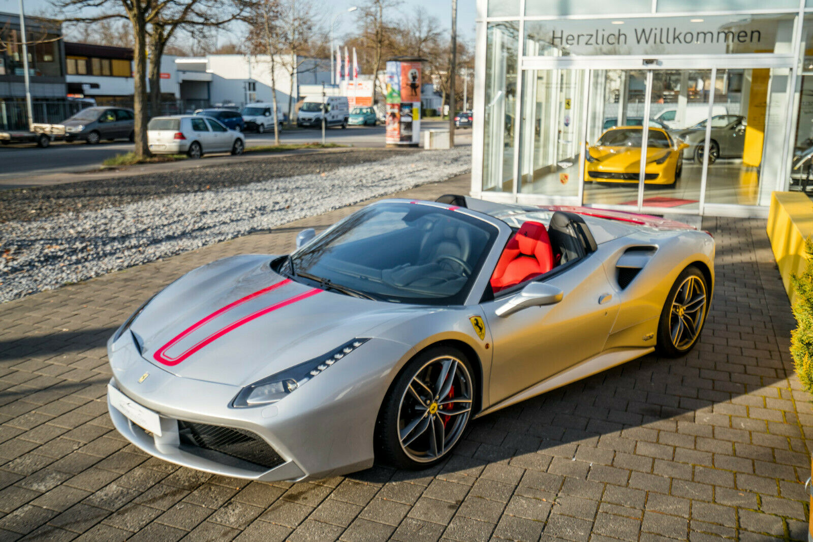2017 Ferrari 488 Spider, 18/20