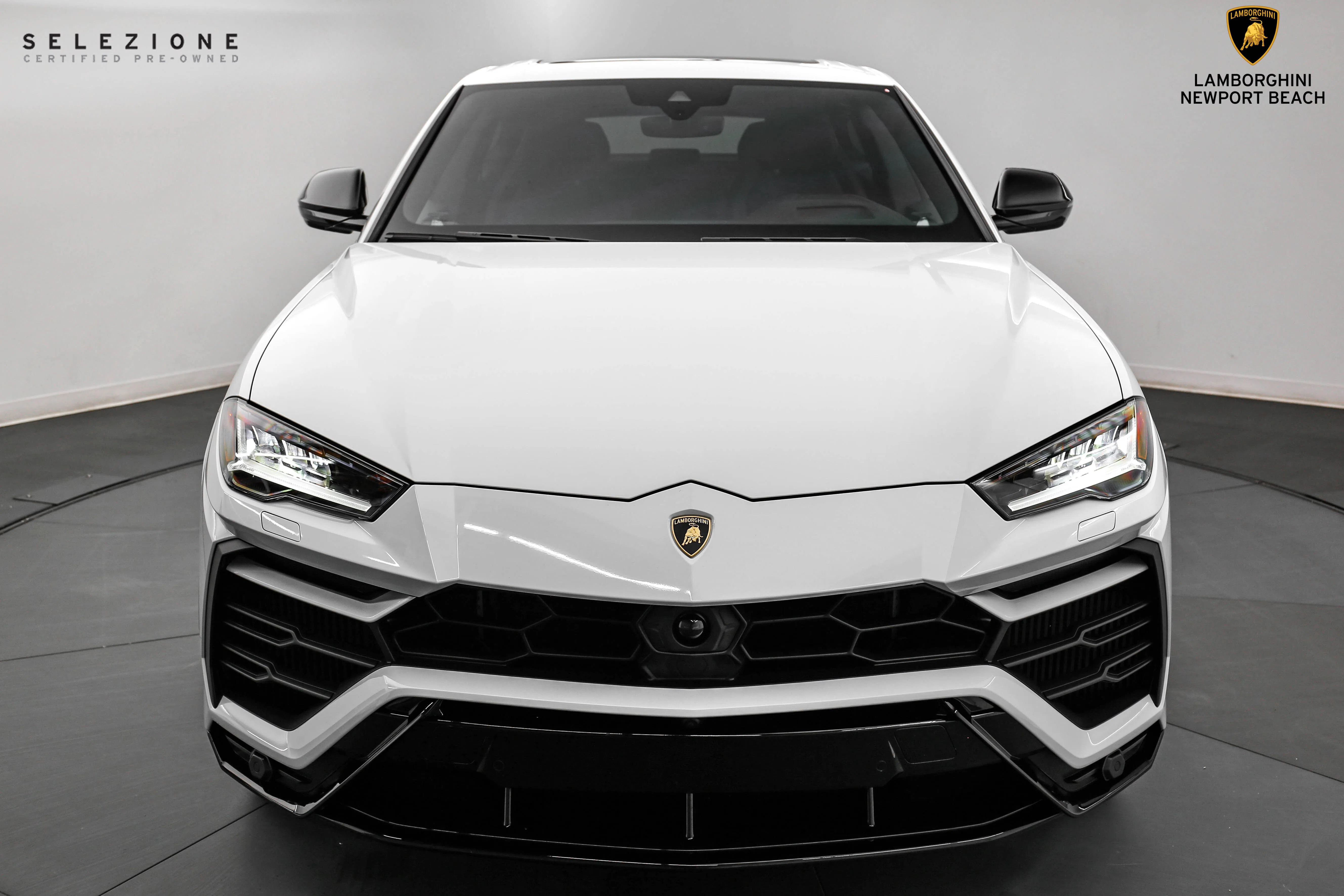 2021 Lamborghini Urus for sale, exterior, Bianco Icarus Metallic