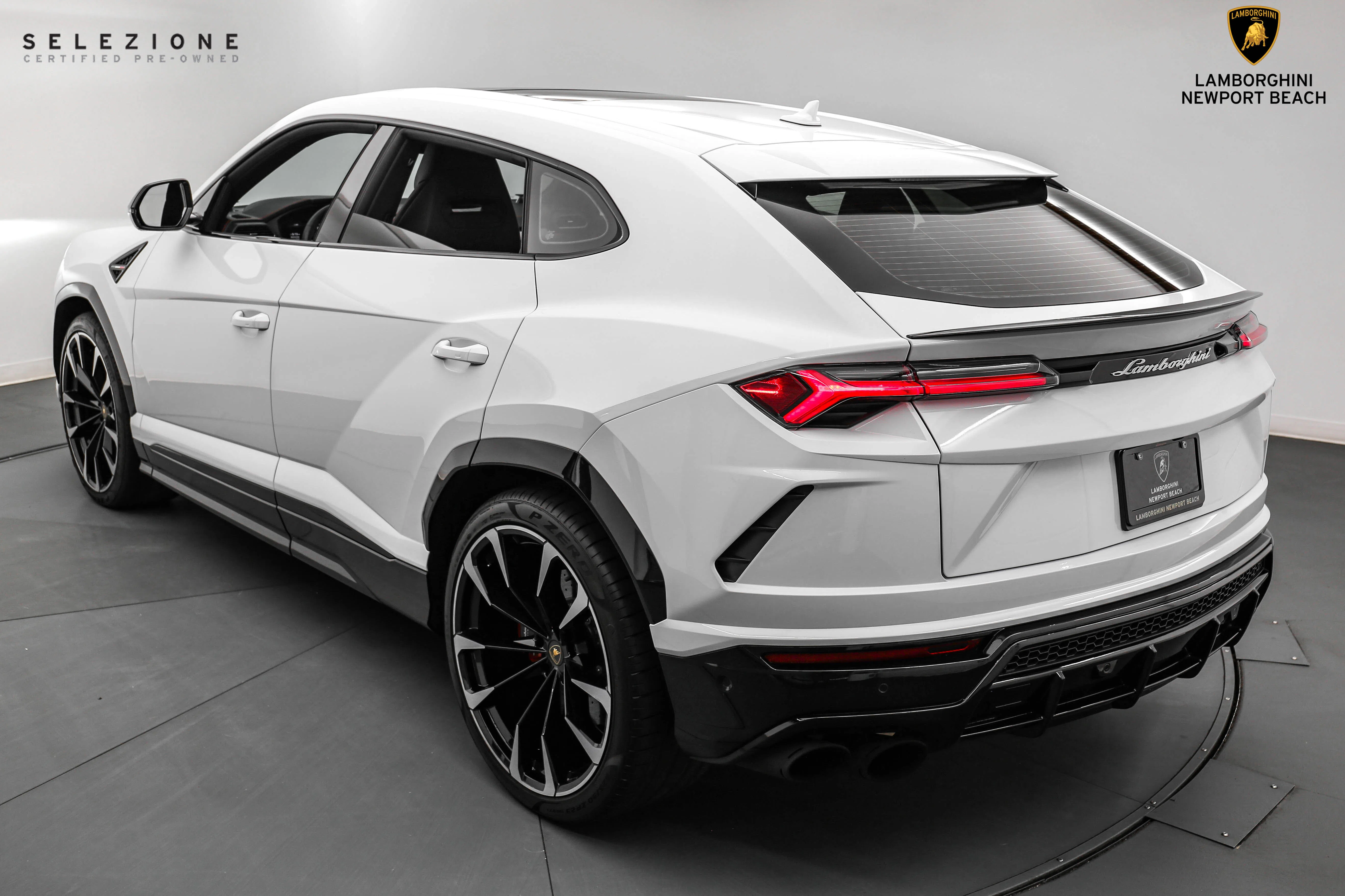 2021 Lamborghini Urus for sale, exterior, Bianco Icarus Metallic