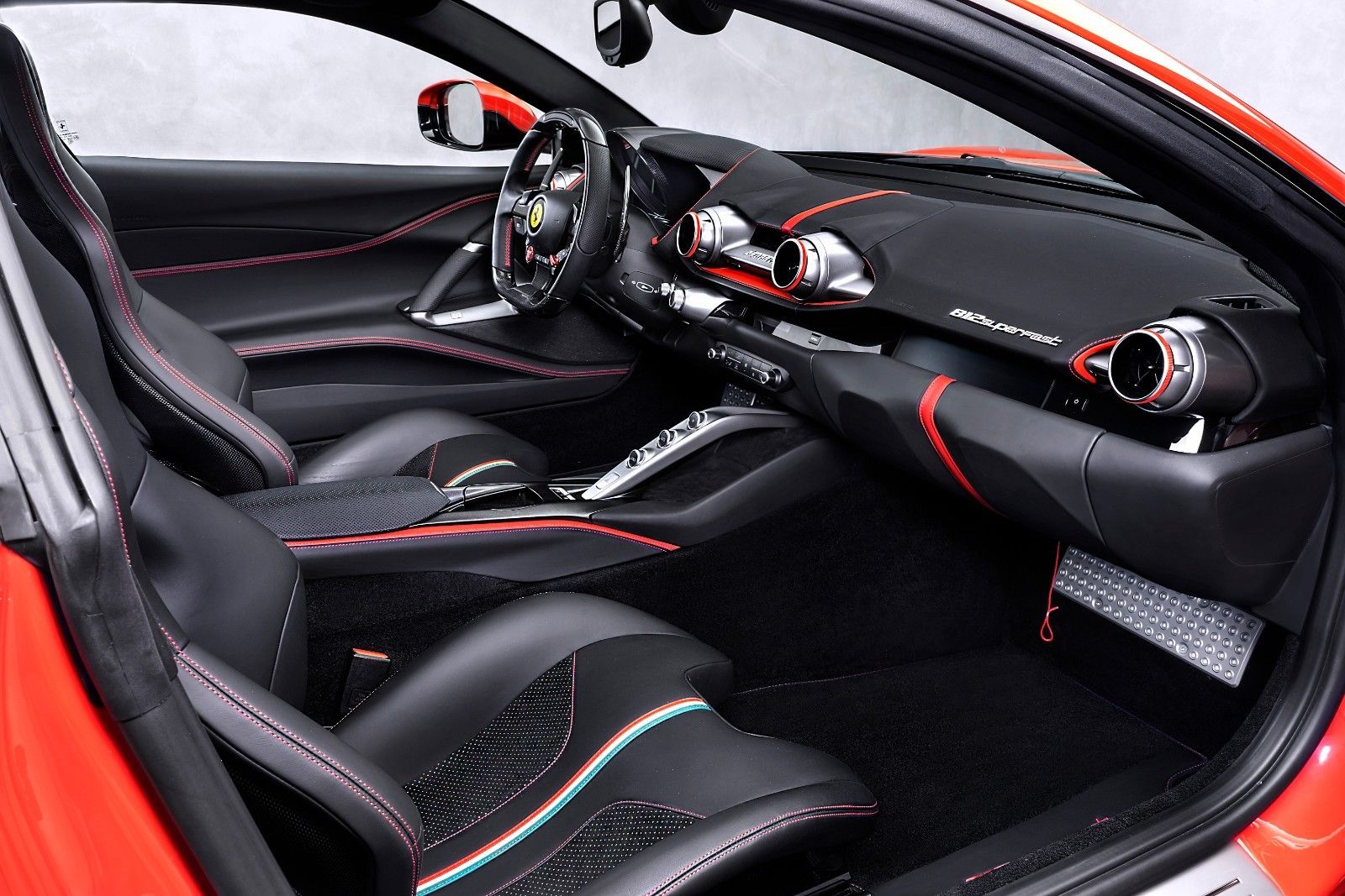 2018 Ferrari 812 Superfast, 2/15