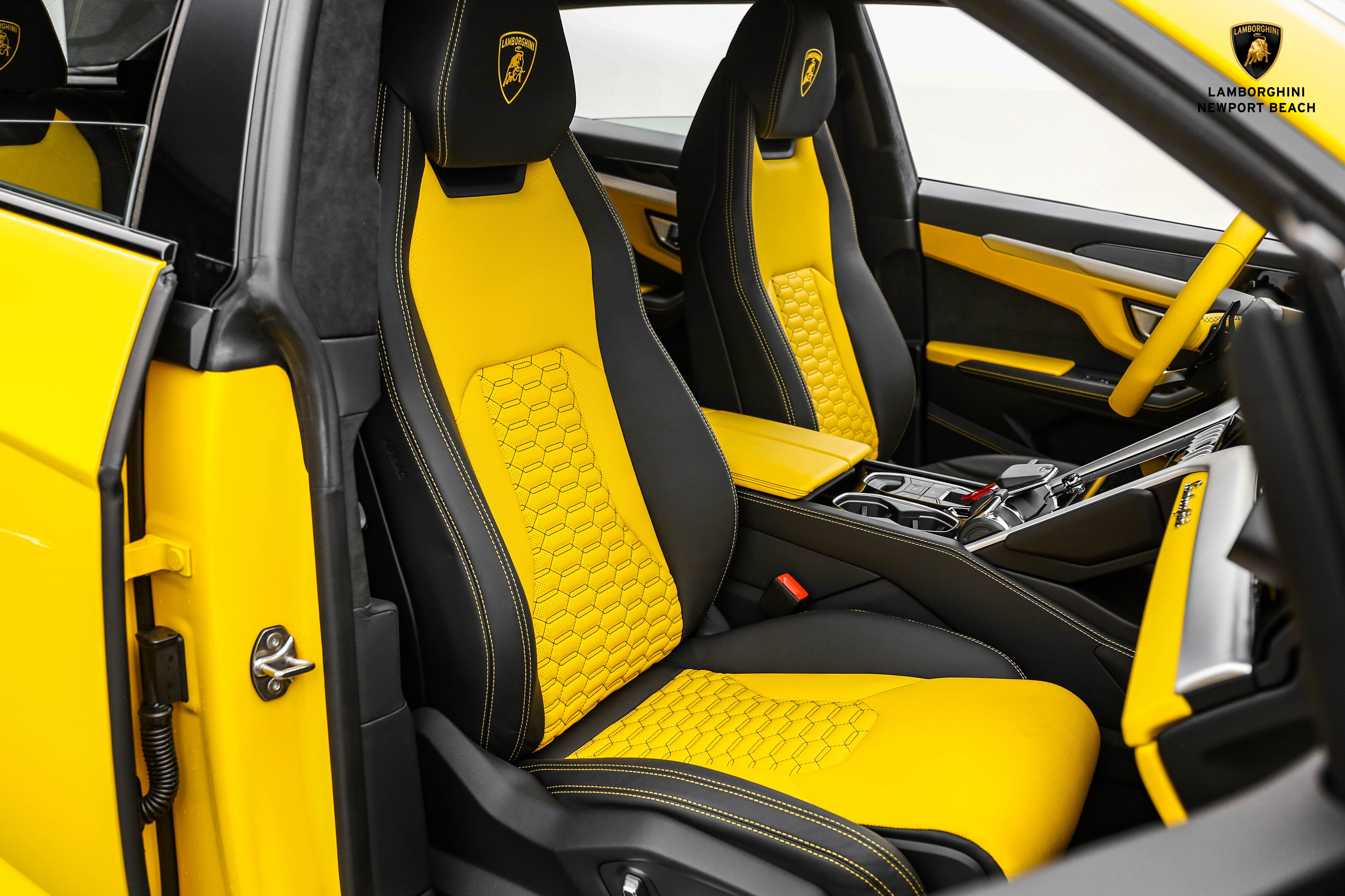 2022 Lamborghini Urus, 12/20