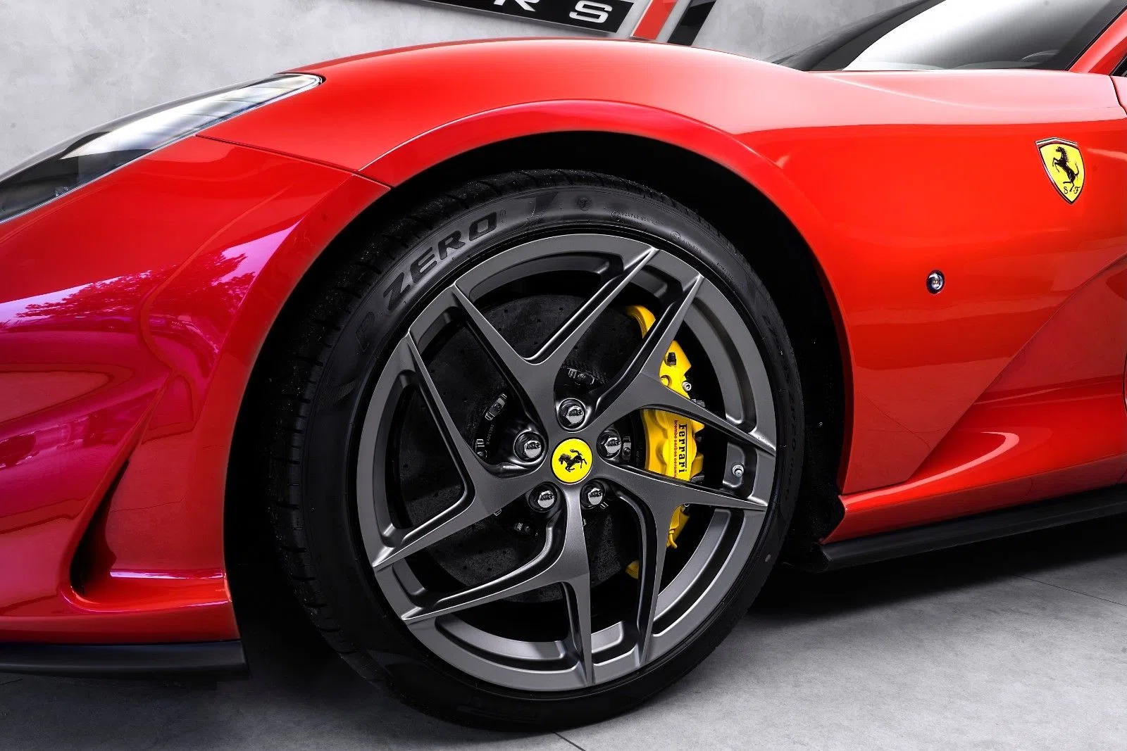 2018 Ferrari 812 Superfast wheel