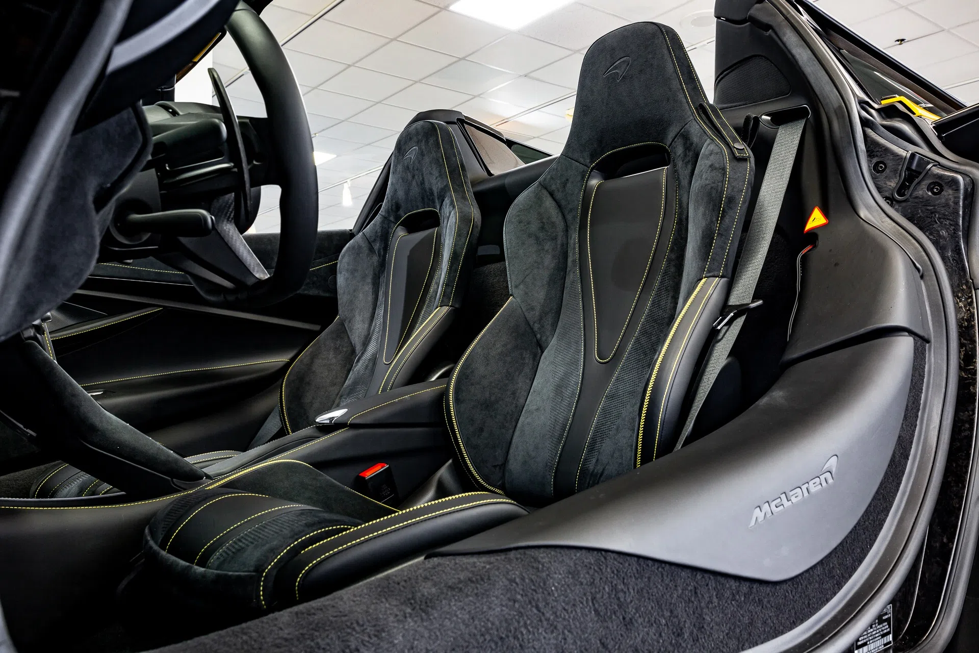 2020 McLaren 720S Spider Performance interior, seats, Carbon Black with Jet Black Insert
