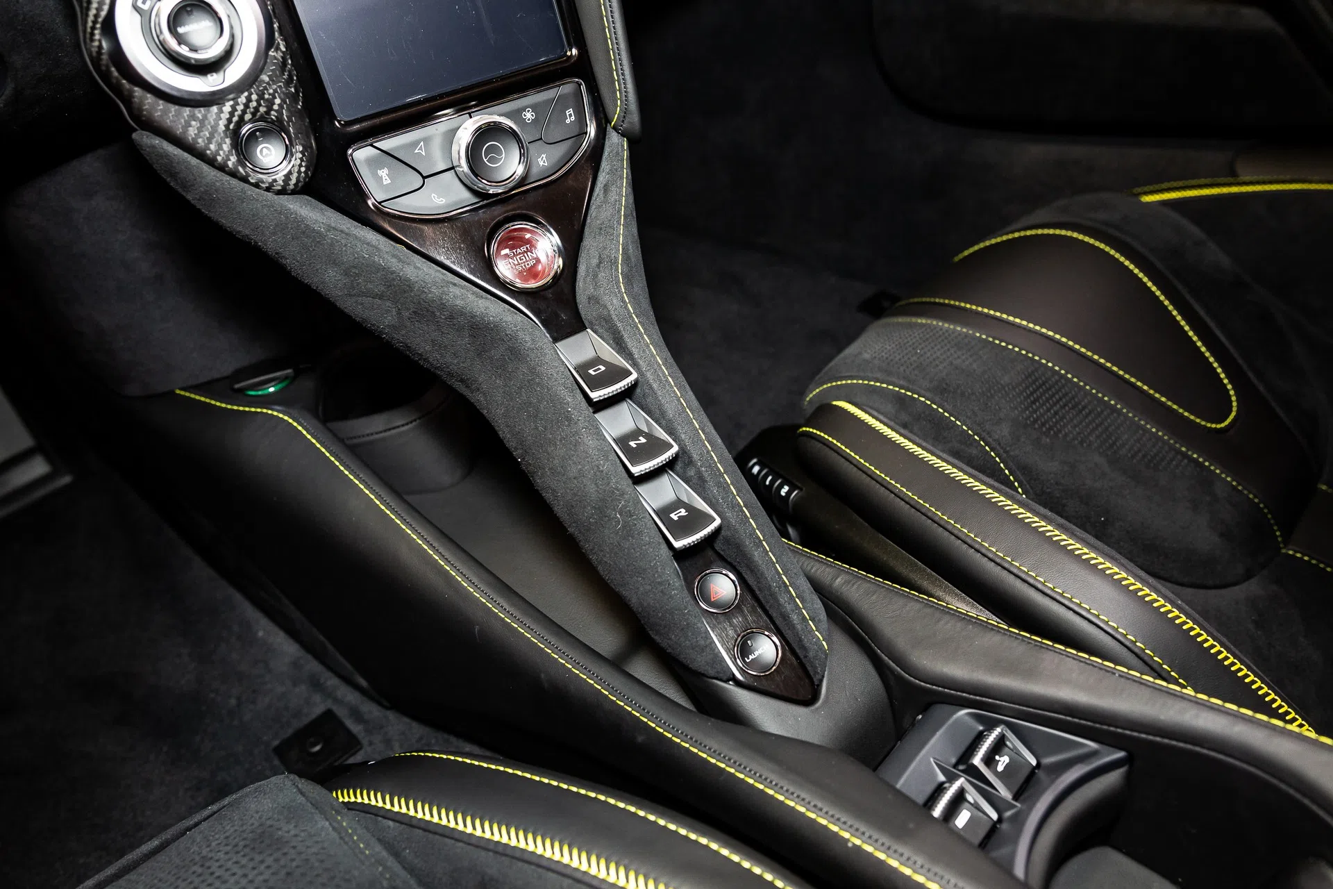 2020 McLaren 720S Spider Performance interior, Carbon Black with Jet Black Insert
