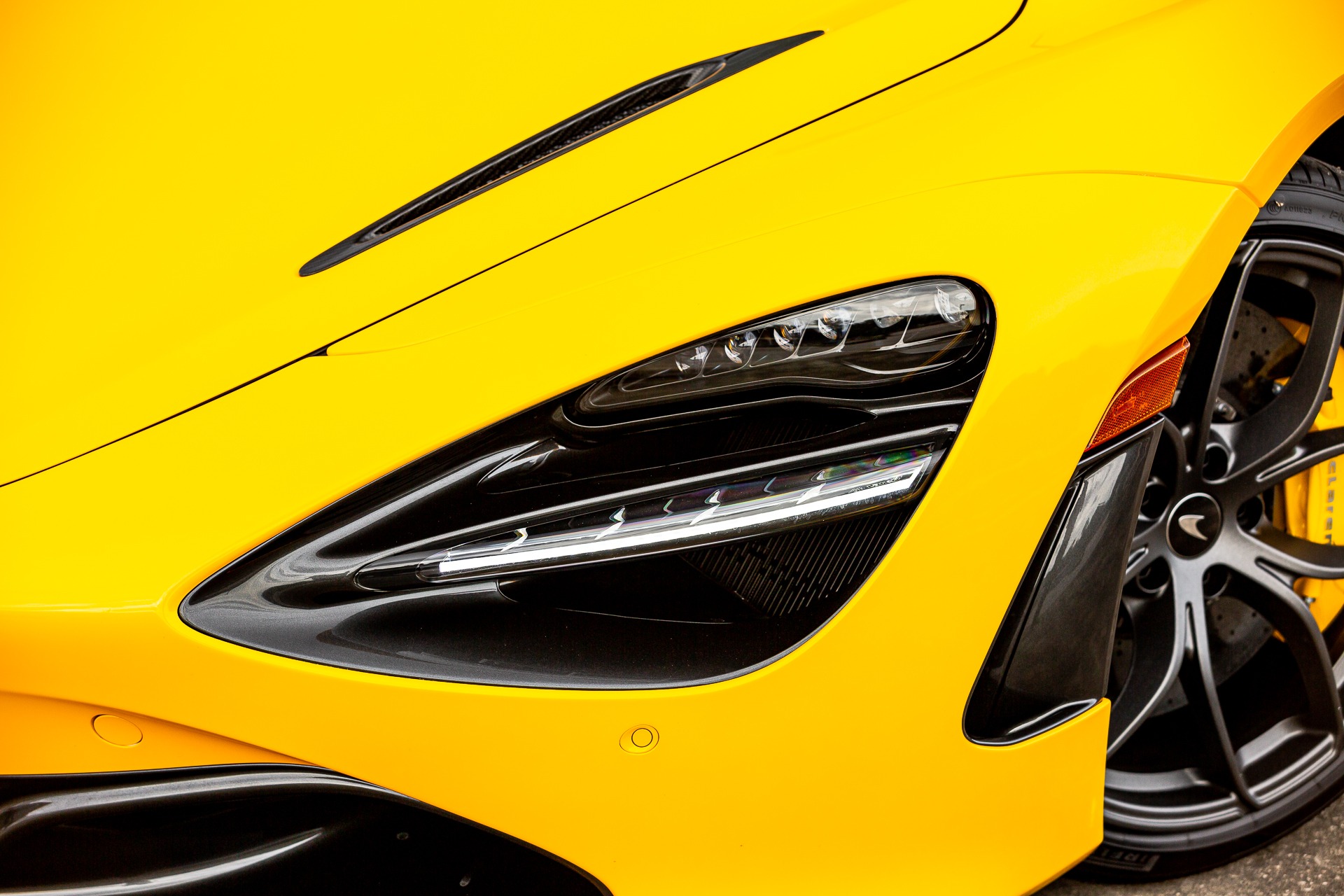 2020 McLaren 720S Spider Performance, 18/19