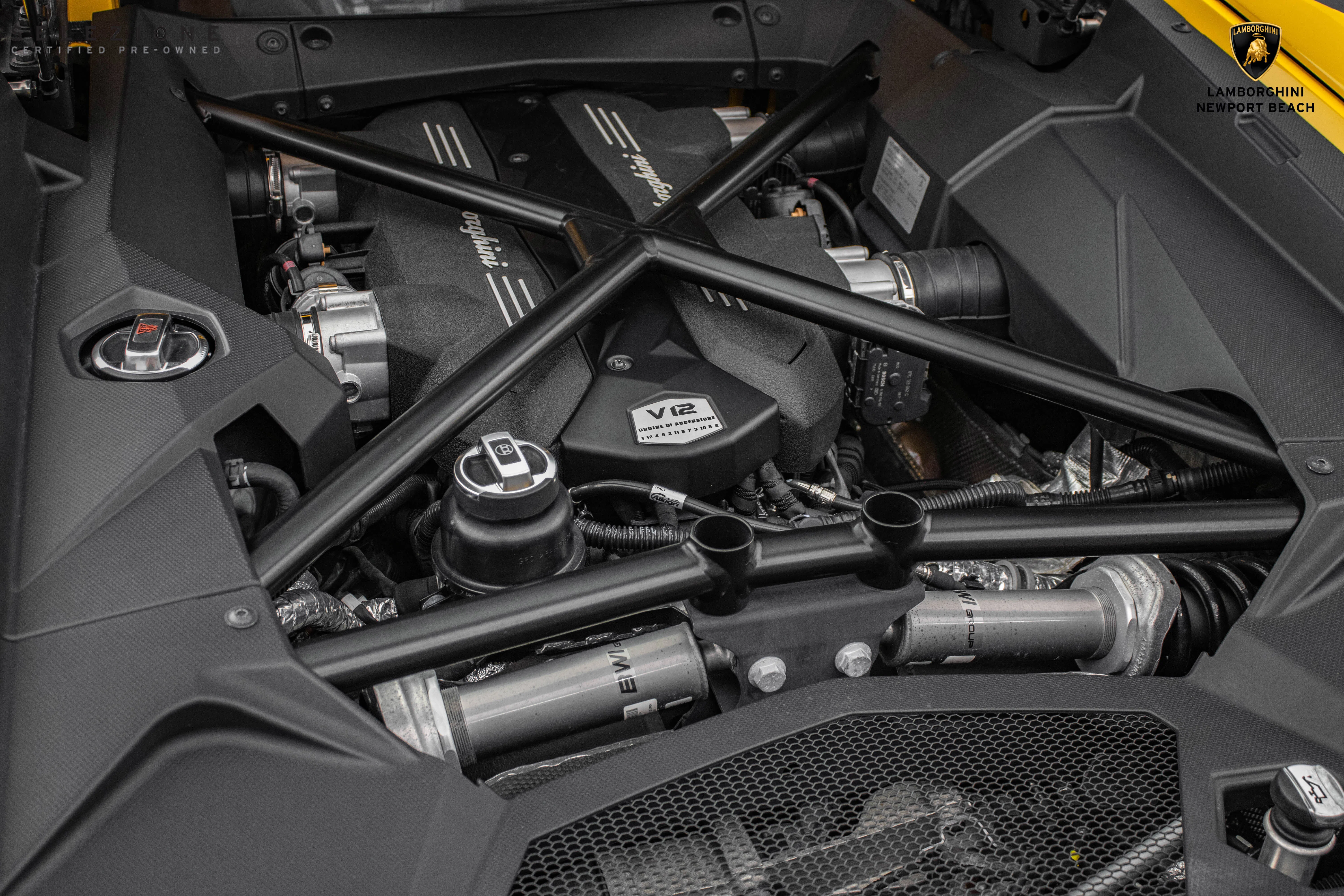 2018 Lamborghini Aventador S engine
