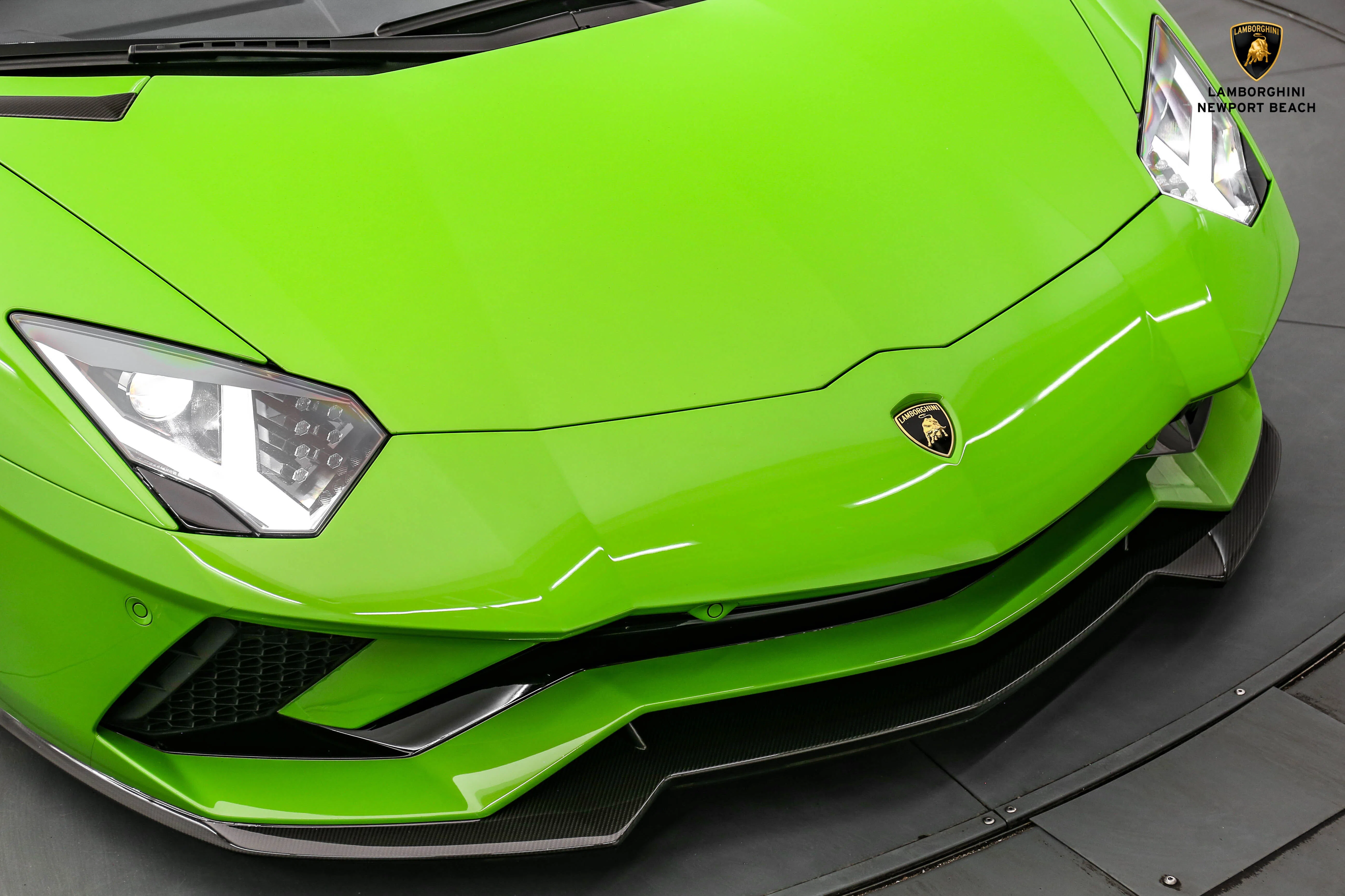 2018 Lamborghini Aventador S for sale, exterior, Verde Mantis Pearl Effect