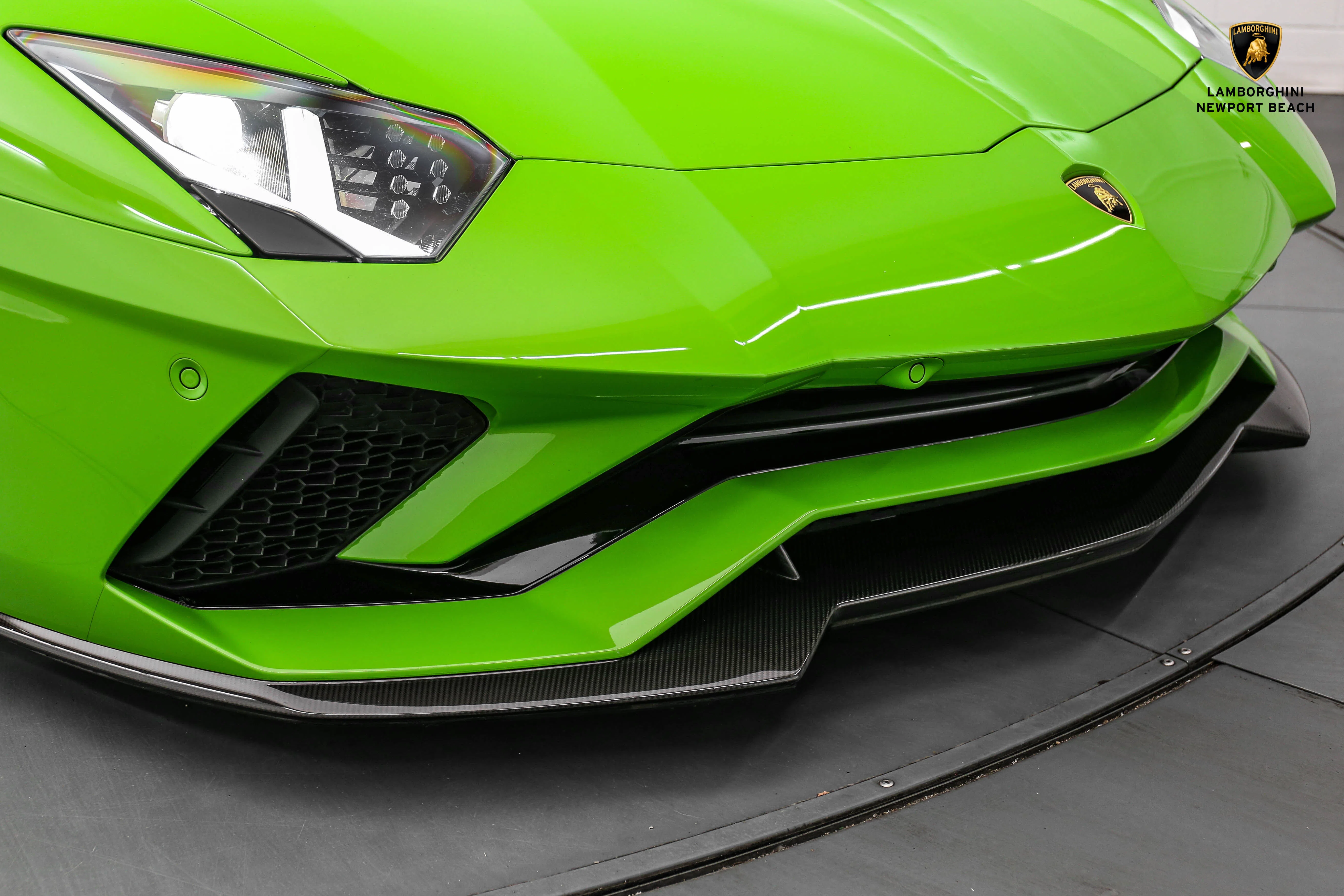 2018 Lamborghini Aventador S for sale, exterior, Verde Mantis Pearl Effect
