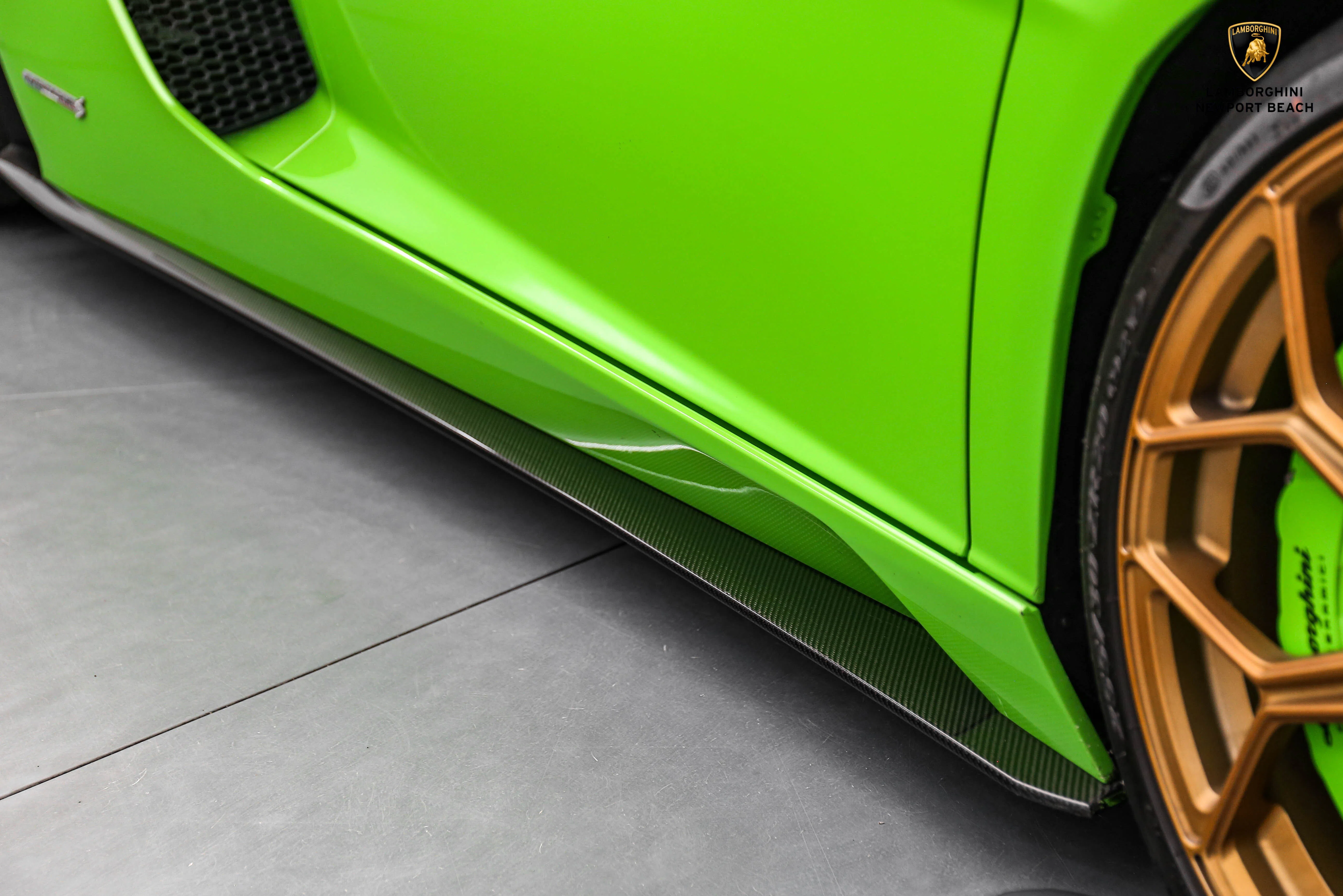 2018 Lamborghini Aventador S for sale, exterior, Verde Mantis Pearl Effect