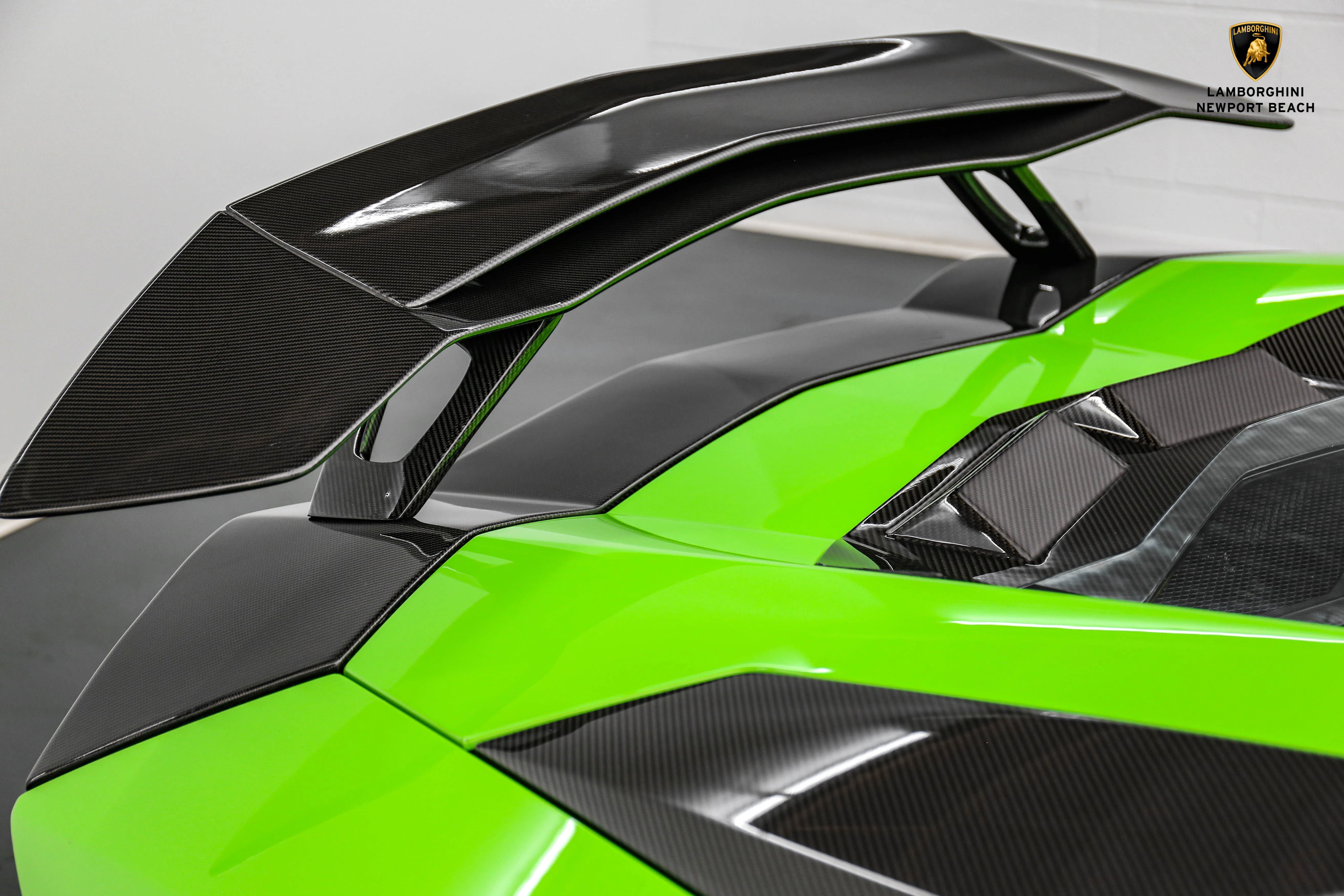 2018 Lamborghini Aventador S for sale, exterior, Verde Mantis Pearl Effect