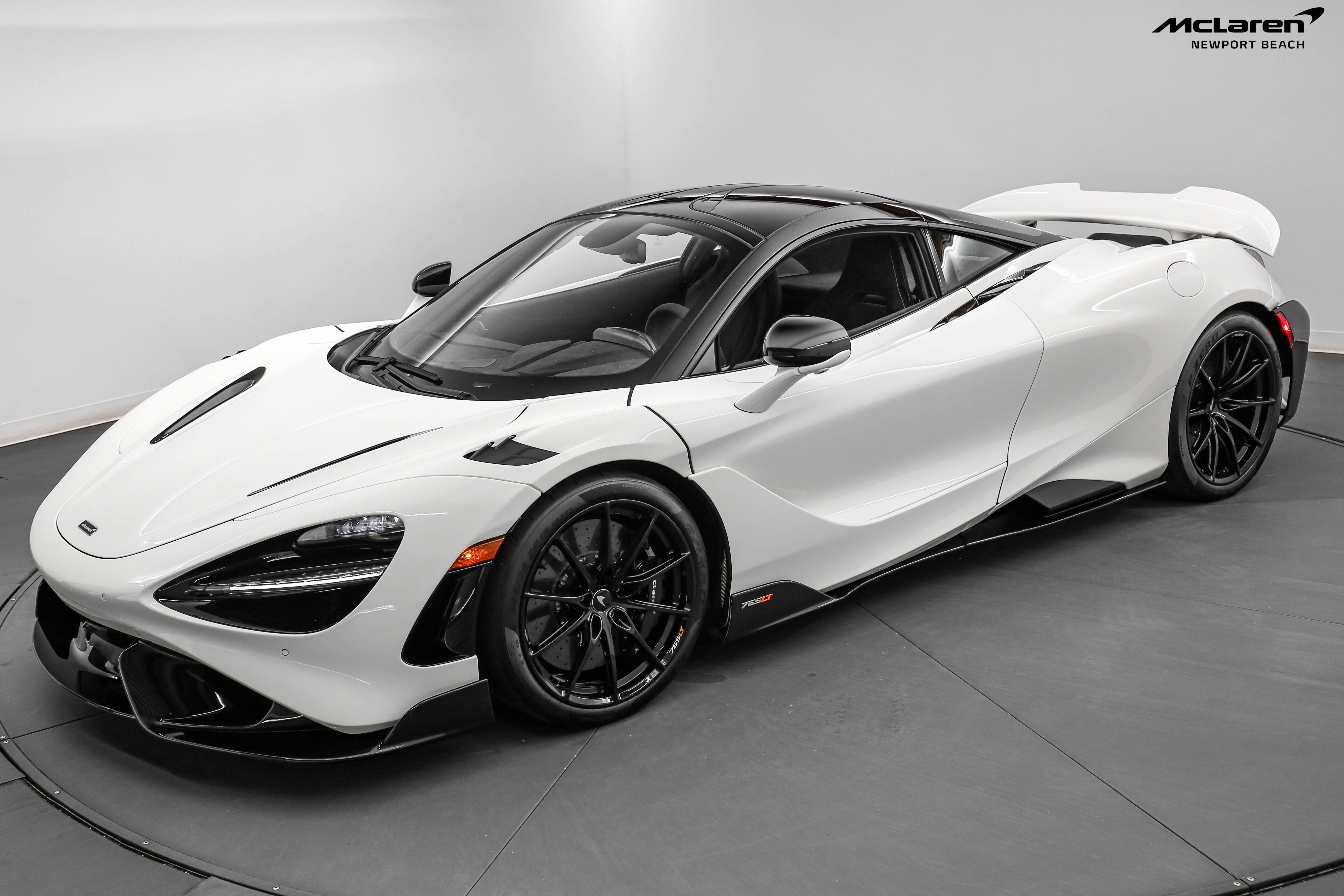 2021 McLaren 765LT, 2/19