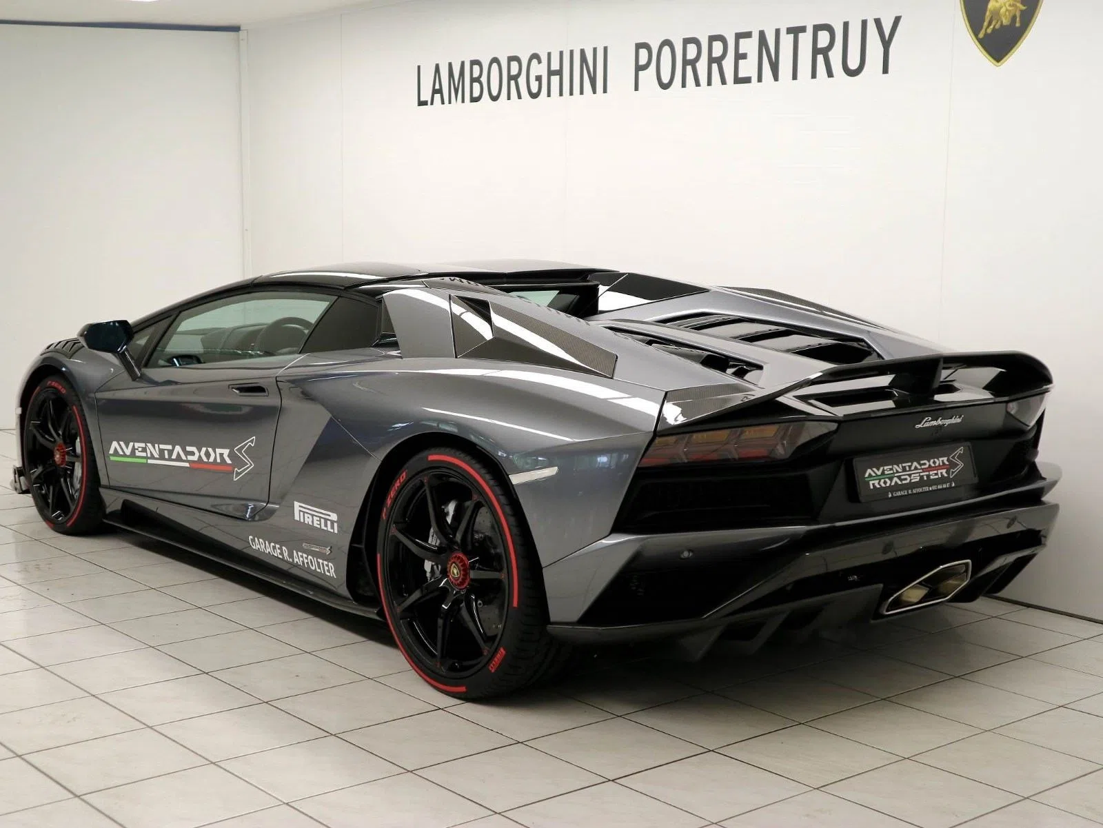 2018 Lamborghini Aventador S Roadster for sale, exterior
