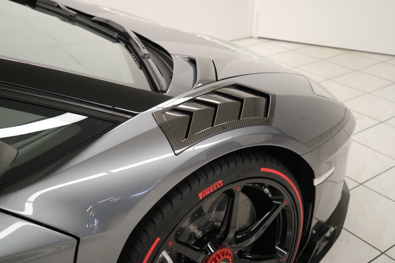 2018 Lamborghini Aventador S Roadster, 8/12