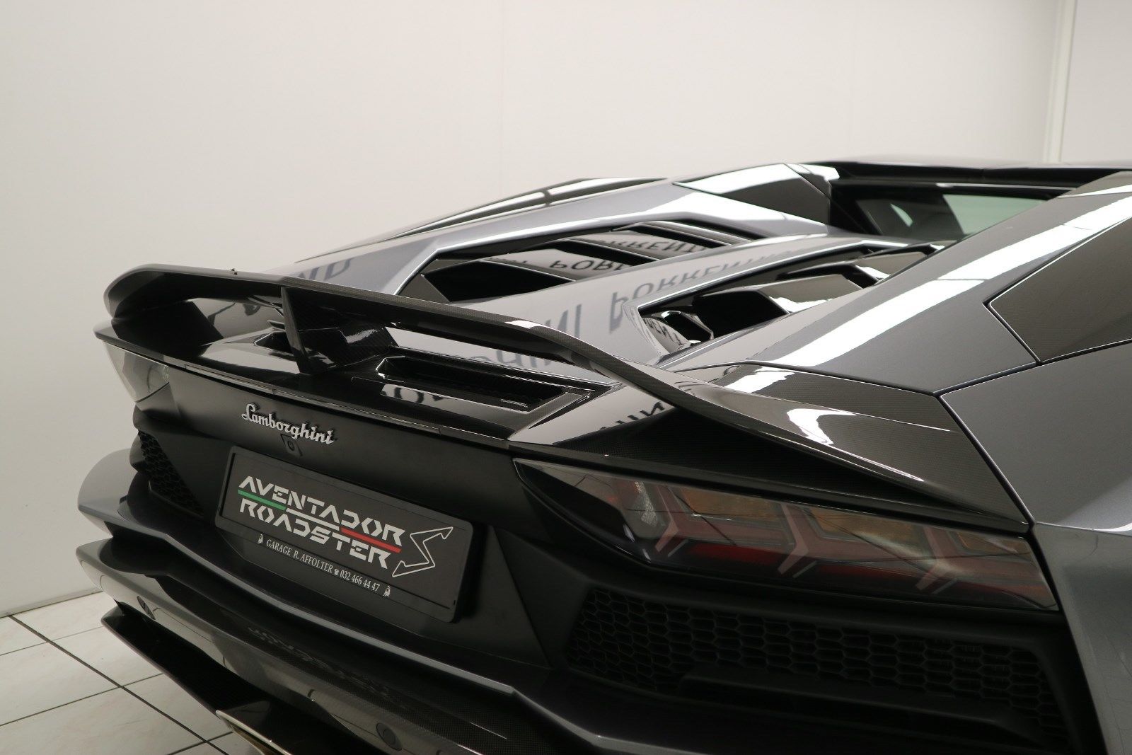2018 Lamborghini Aventador S Roadster, 9/12