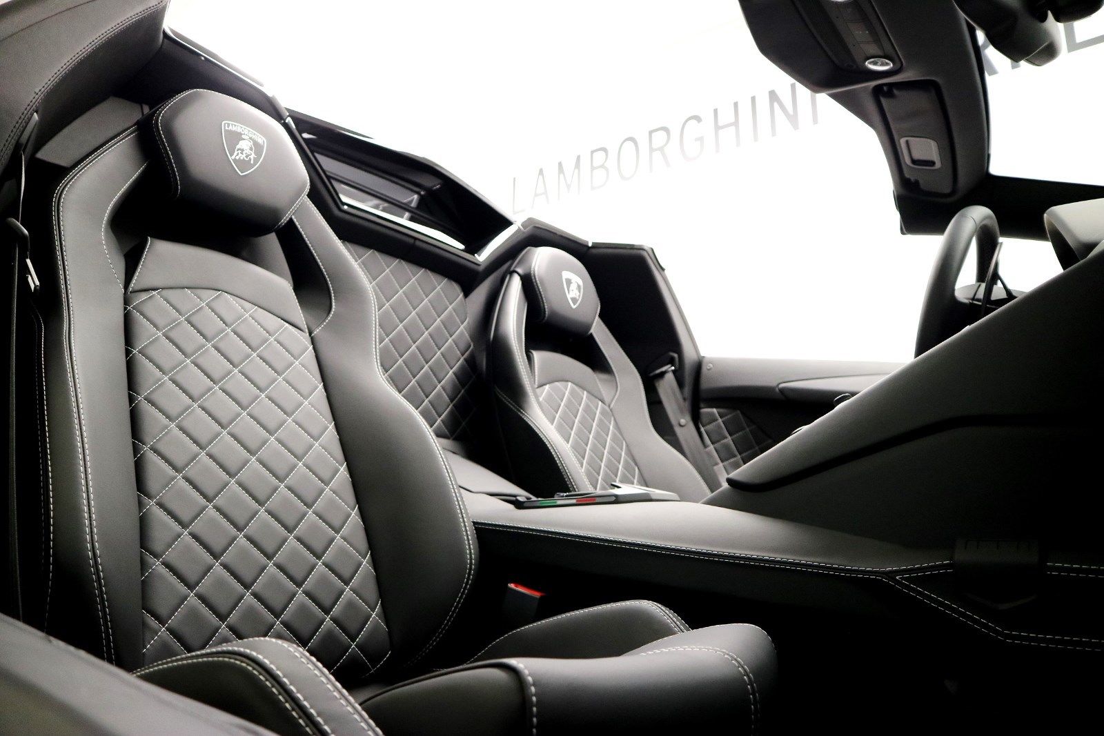 2018 Lamborghini Aventador S Roadster, 10/12