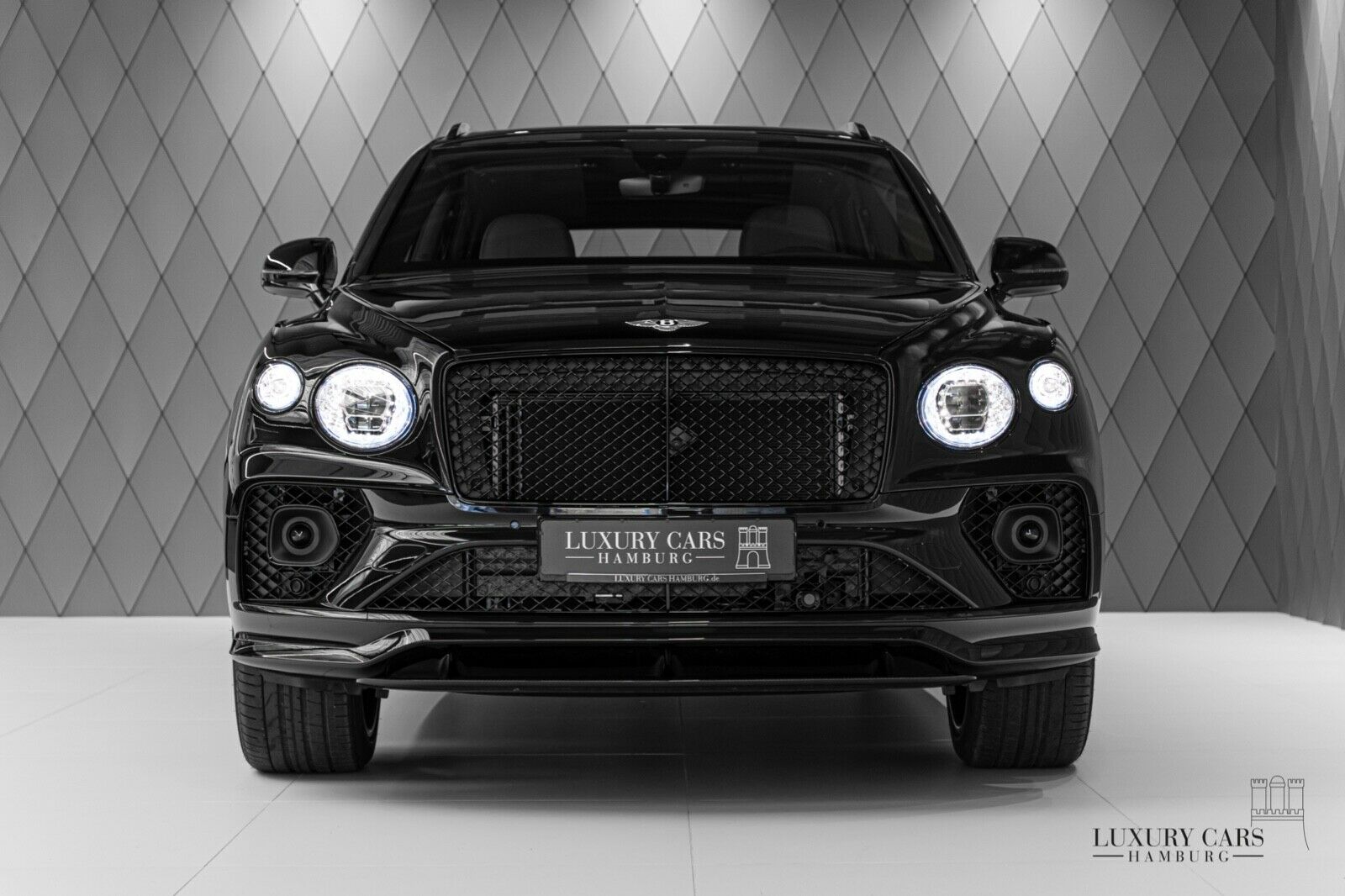 2022 Bentley Bentayga, 2/16