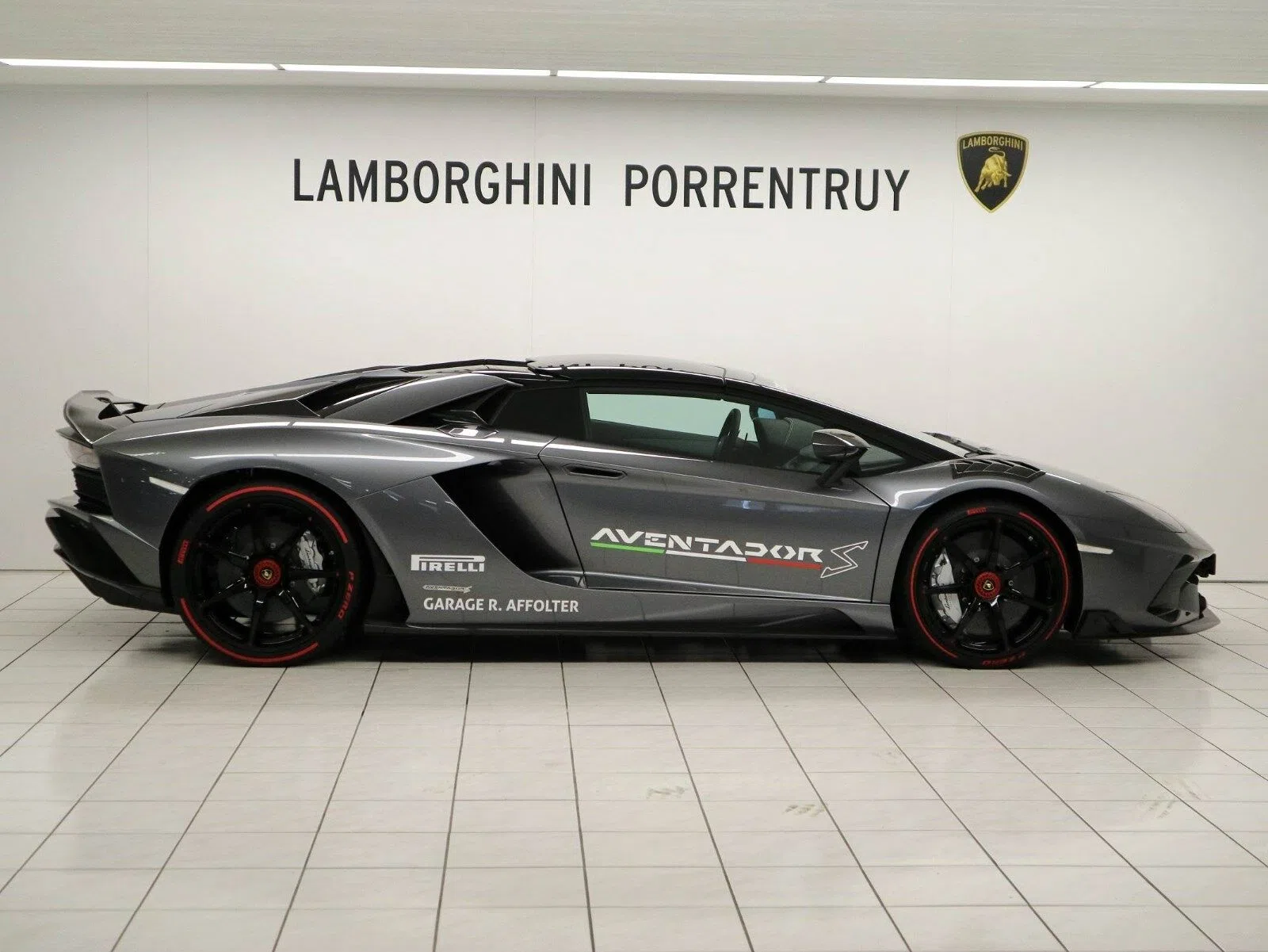 2018 Lamborghini Aventador S Roadster for sale, exterior