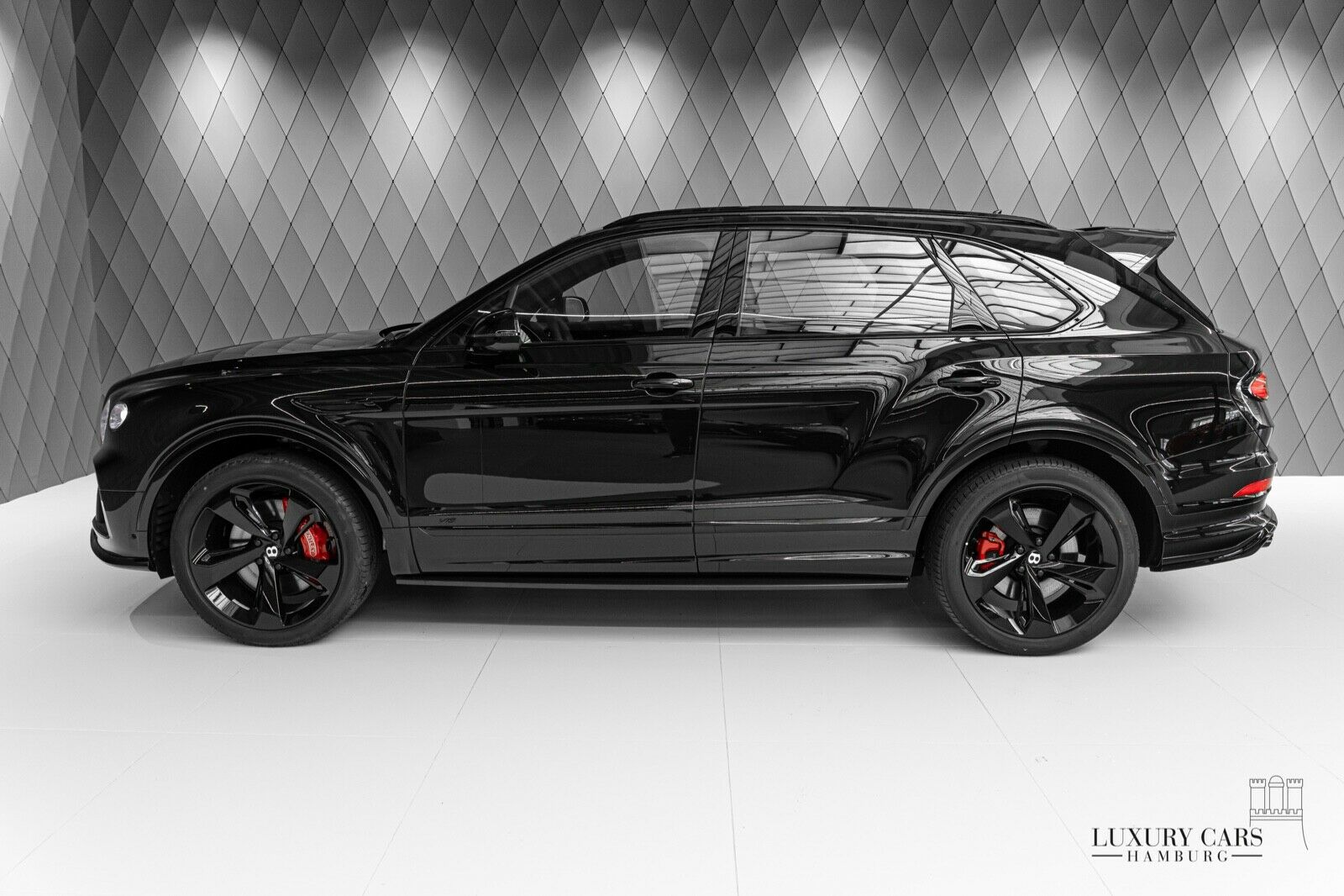 2022 Bentley Bentayga, 4/16