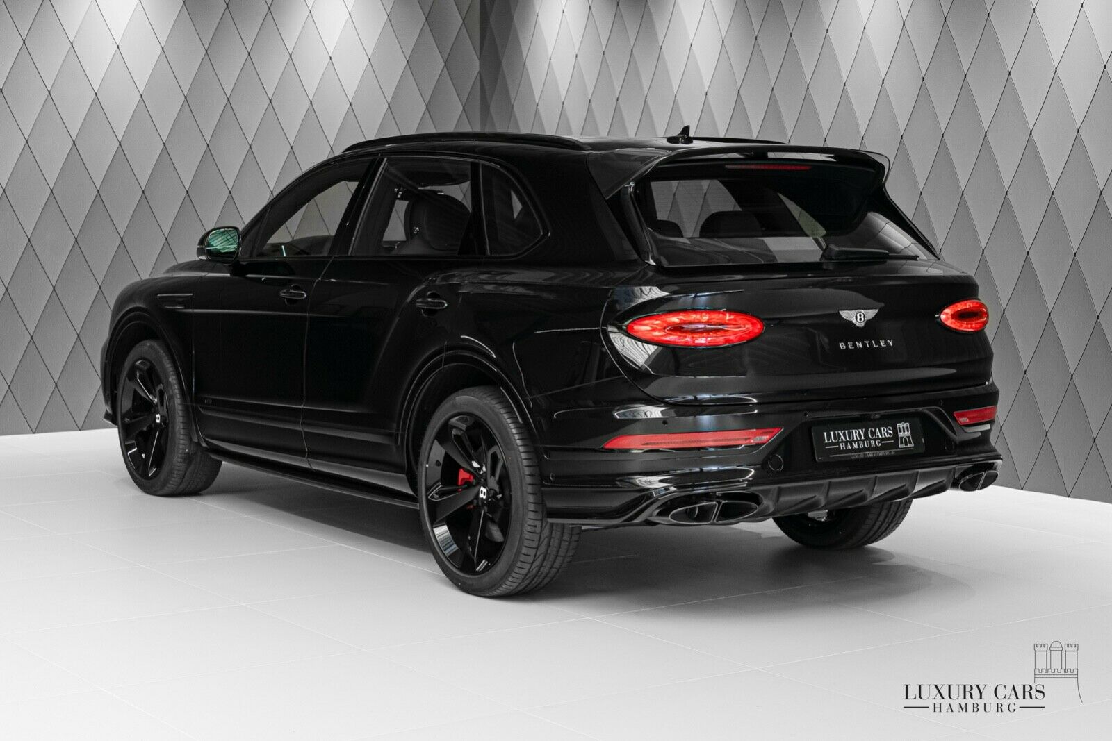 2022 Bentley Bentayga, 6/16