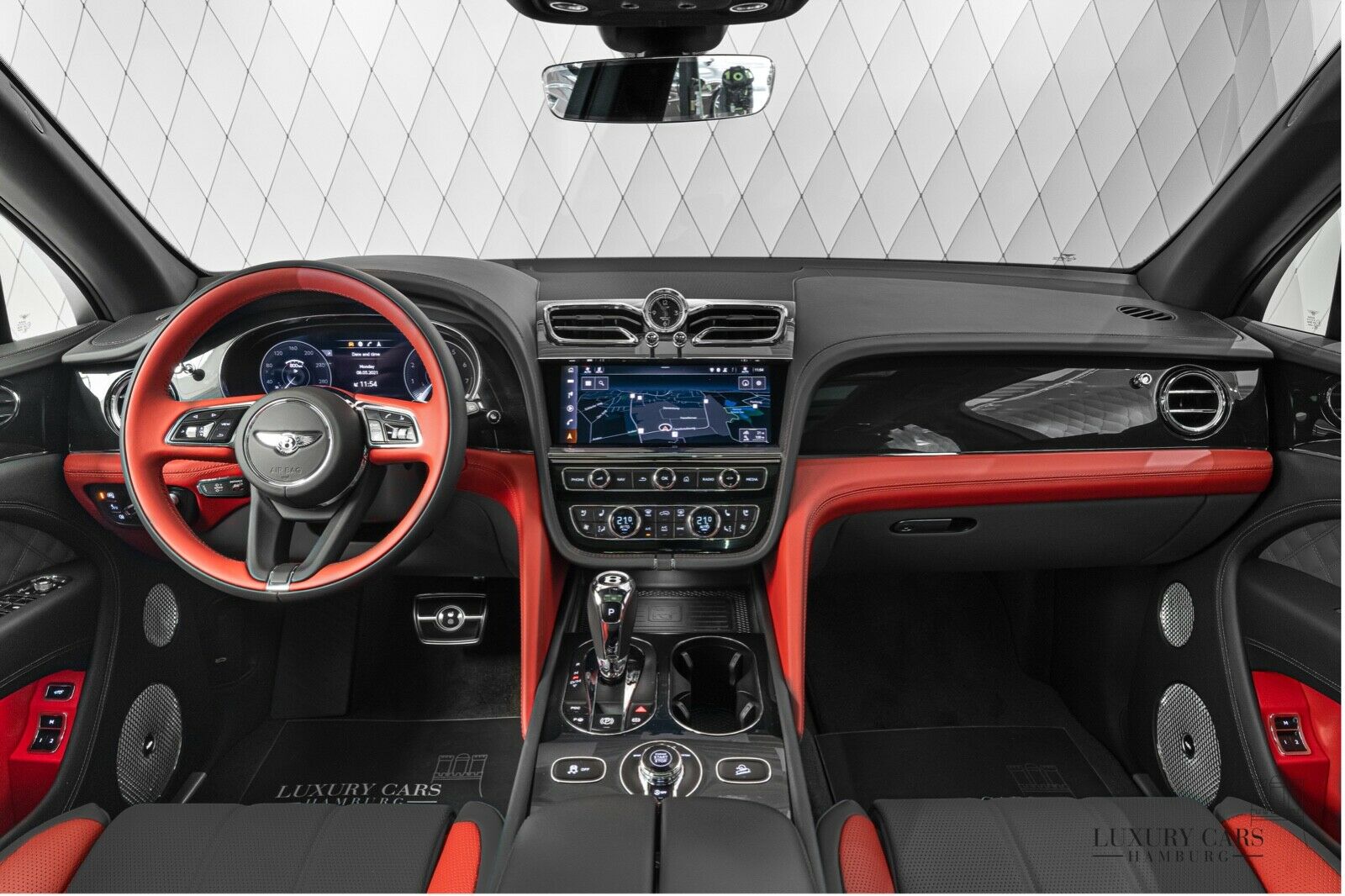 2022 Bentley Bentayga, 13/16