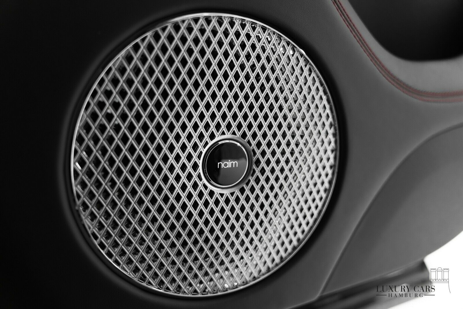 2022 Bentley Bentayga, 14/16