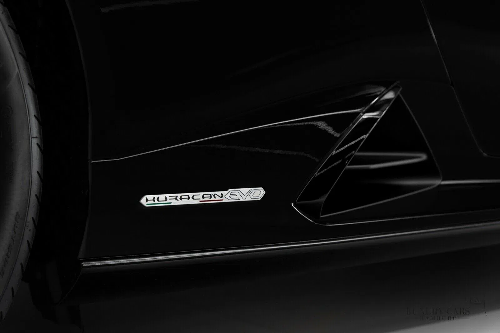 2022 Lamborghini Huracan EVO Spyder interior, door sill, Black, Full leather