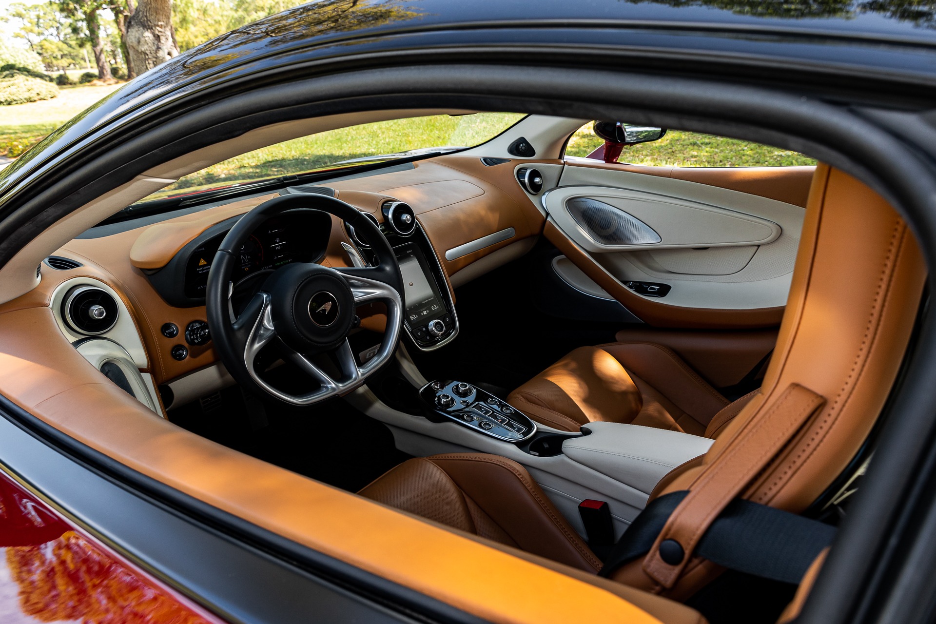 2020 McLaren GT Luxury, 18/20