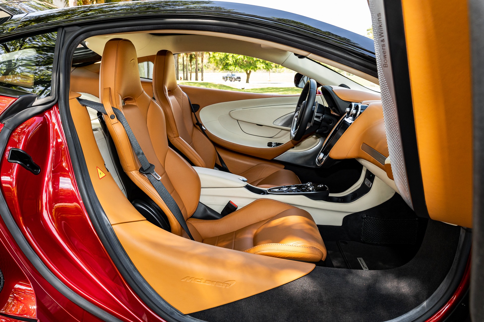 2020 McLaren GT Luxury, 19/20