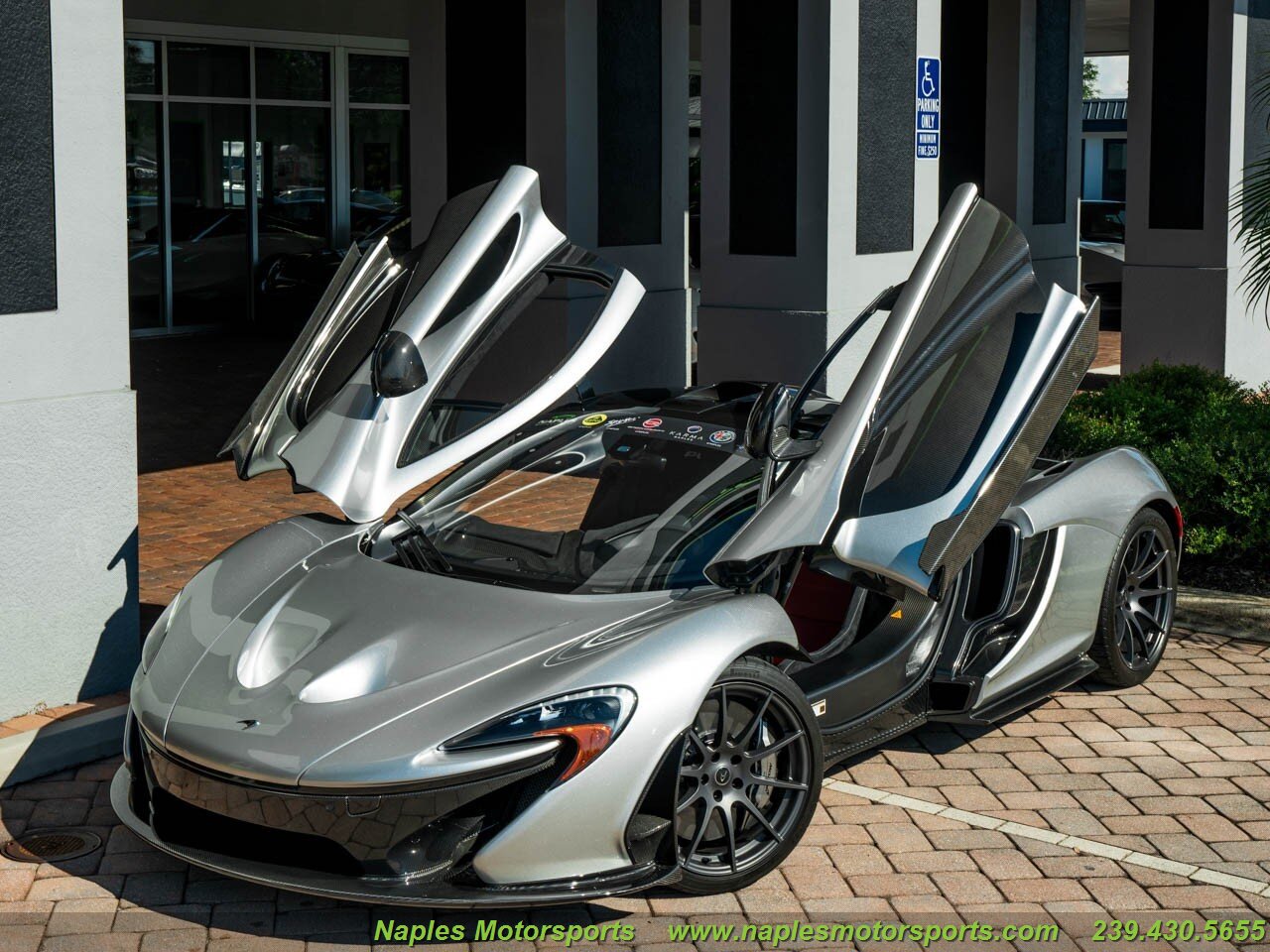 2015 McLaren P1