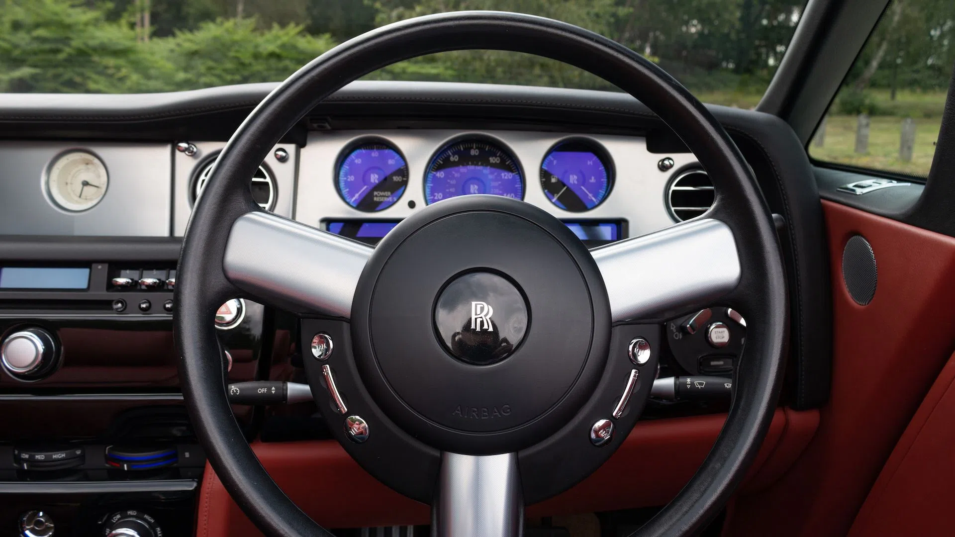 2008 Rolls Royce Phantom Drophead interior, Red Interior with Piano Black Trim