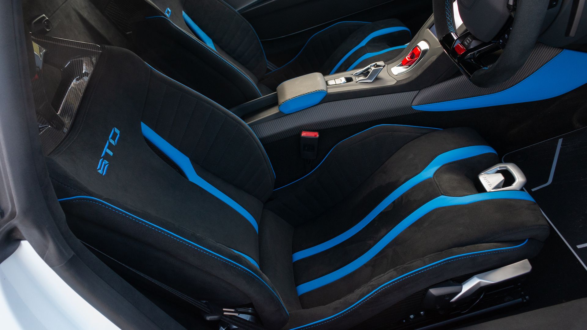 2021 LAMBORGHINI HURACN STO, 16/19