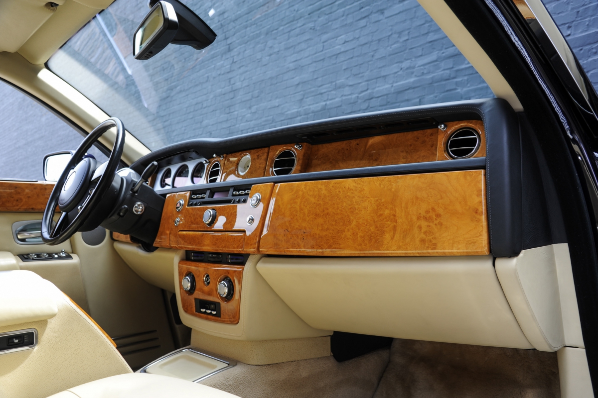 2004 ROLLS-ROYCE PHANTOM, 12/20