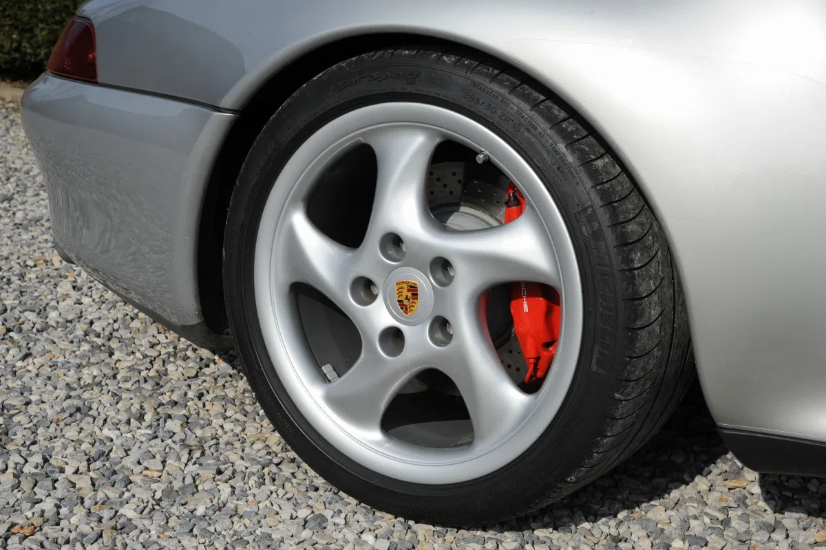 1996 Porsche 993 Carrera 4S - X51 wheel