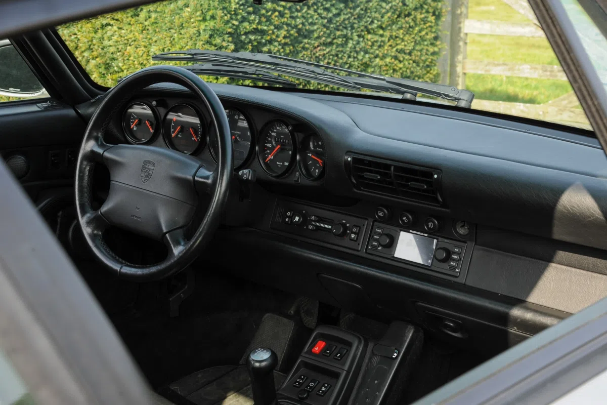 1996 Porsche 993 Carrera 4S - X51 interior, dashboard, Black Leather