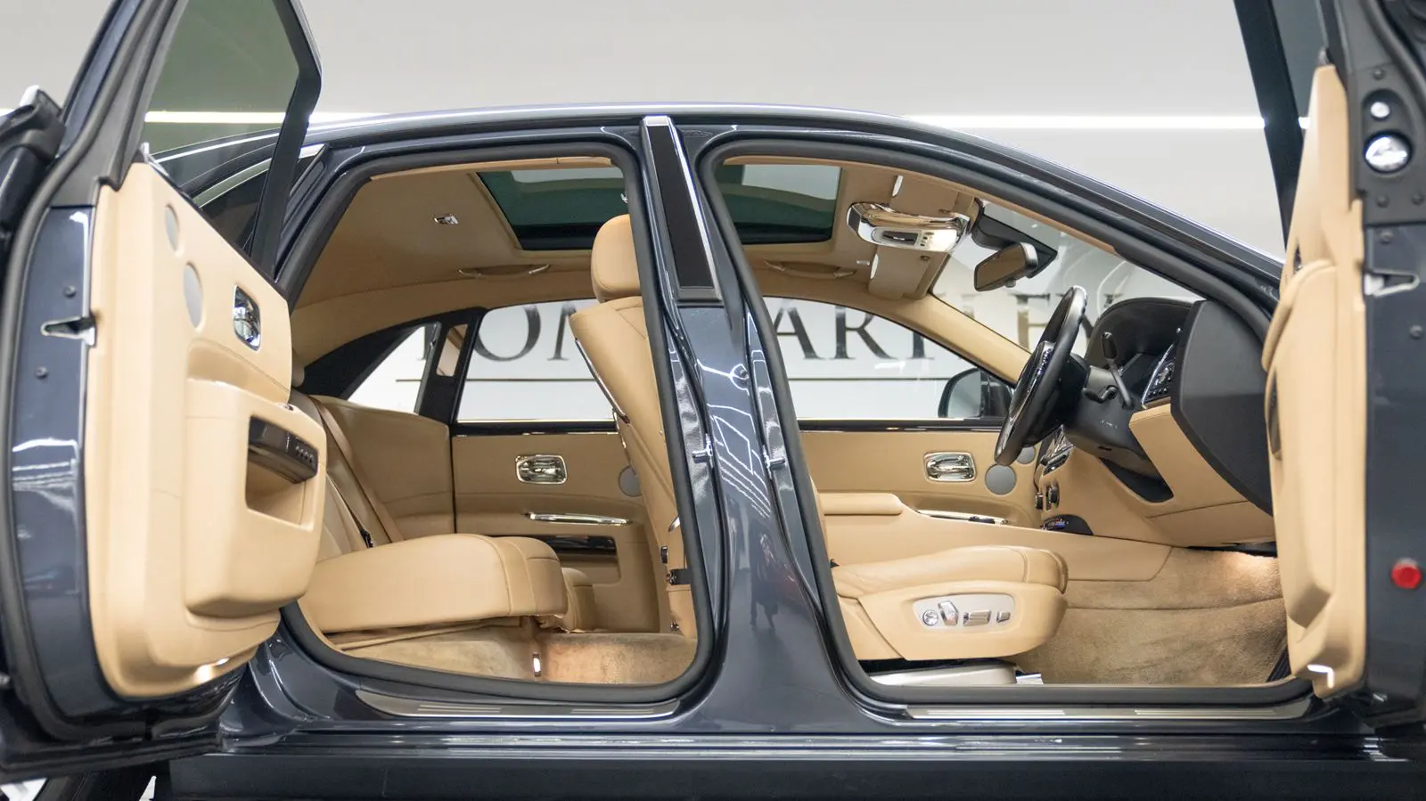 2014 Rolls-Royce GHOST V12, 8/17