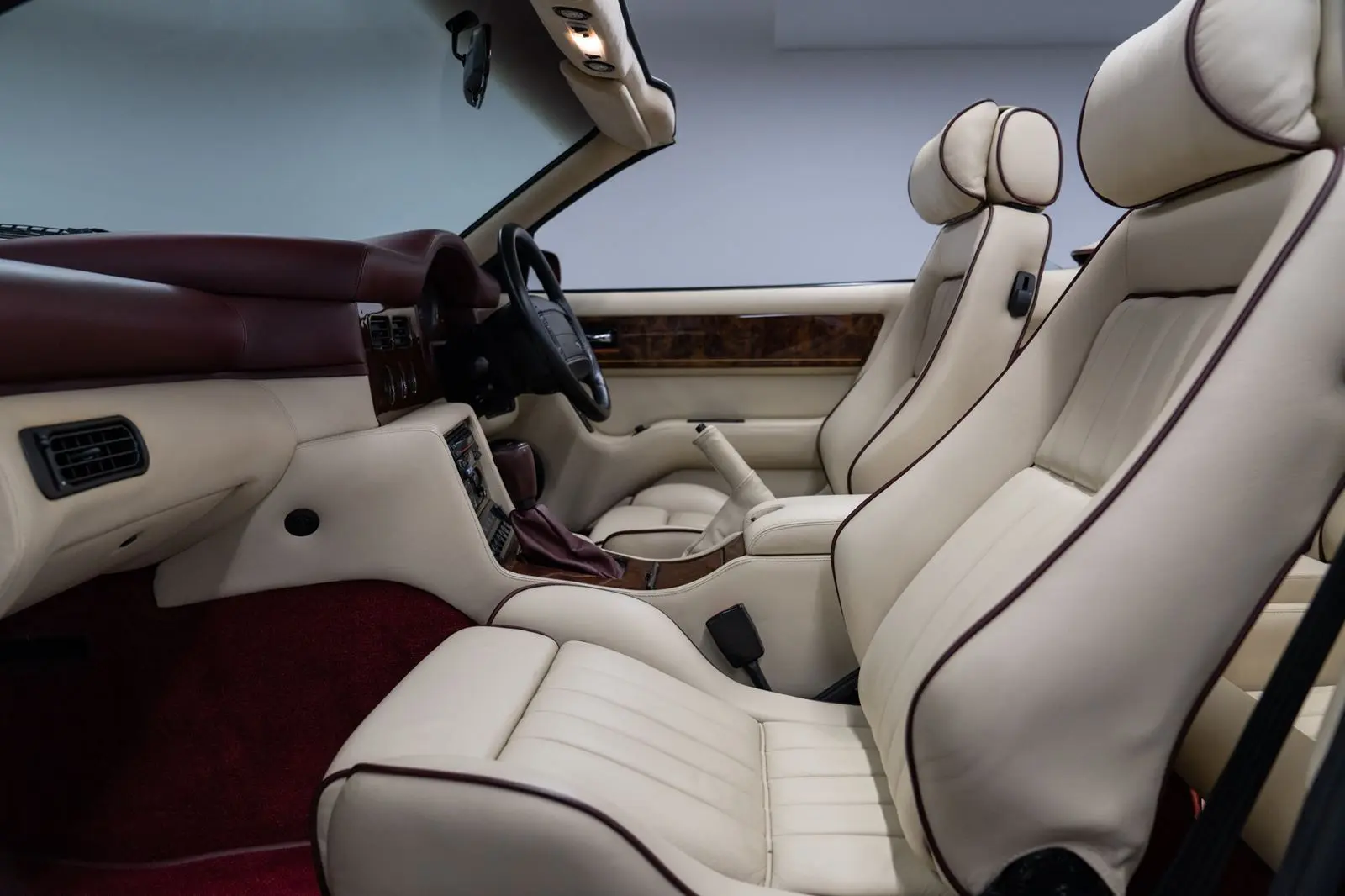 1996 Aston Martin VIRAGE, 17/20