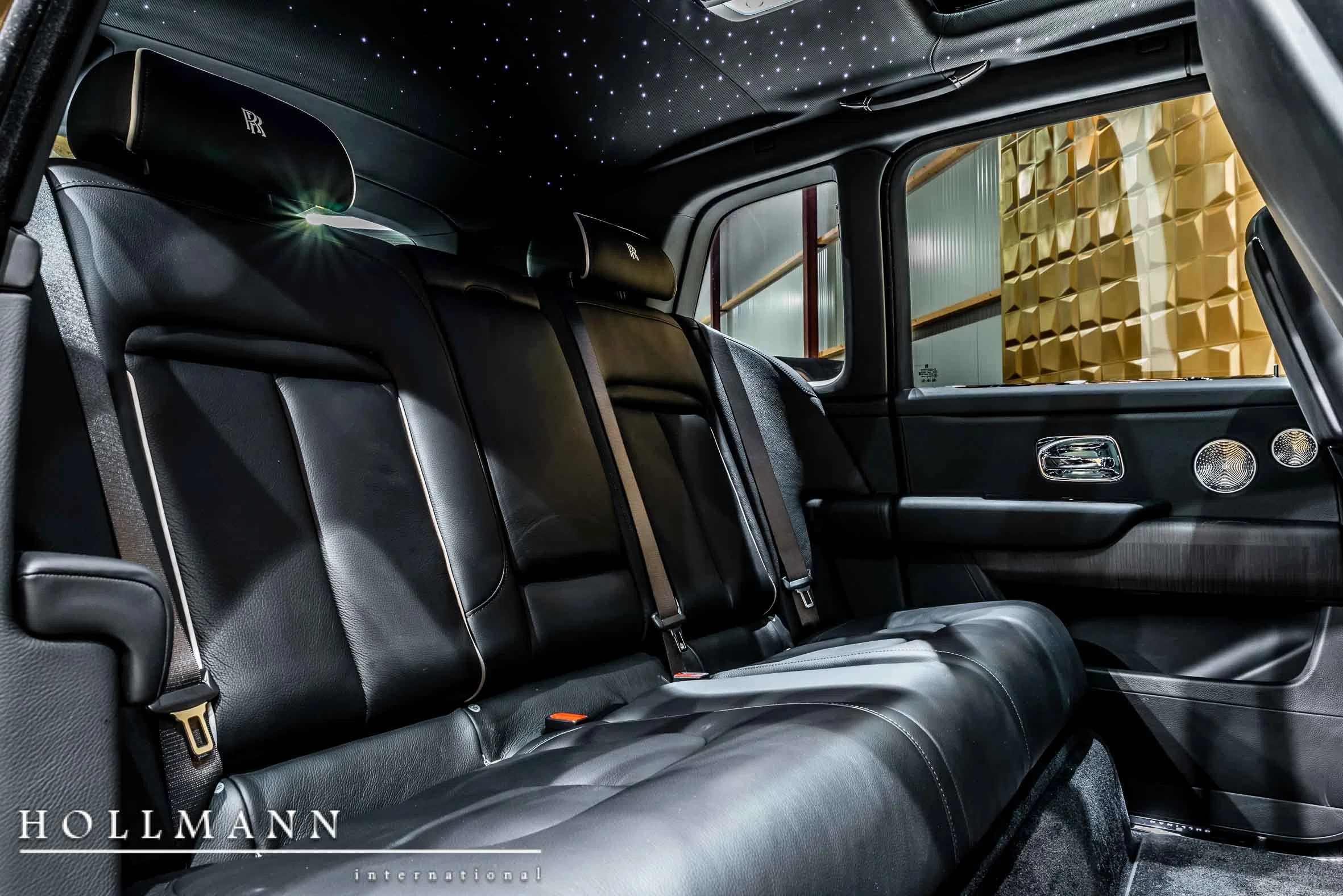 2019 Rolls-Royce Cullinan interior, seats, Leather Black