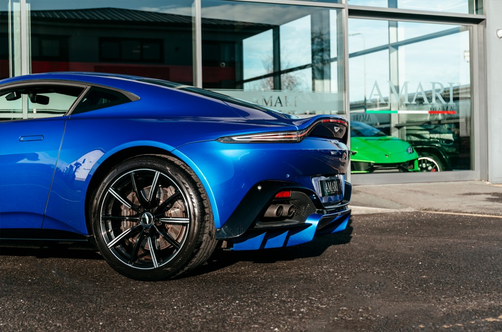 2019 ASTON MARTIN VANTAGE, 10/24