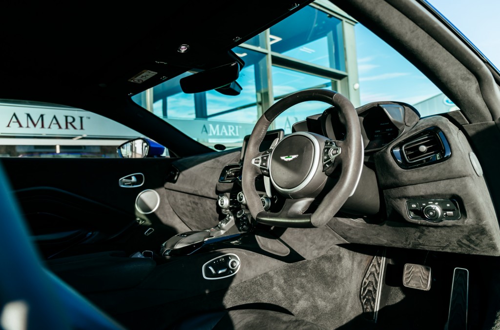 2019 ASTON MARTIN VANTAGE, 13/24