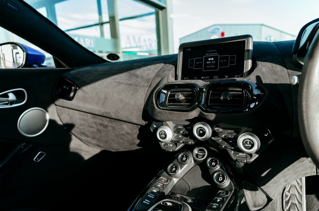 2019 ASTON MARTIN VANTAGE, 16/24