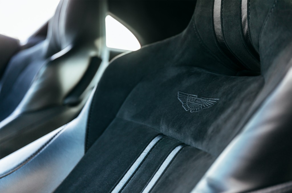 2019 ASTON MARTIN VANTAGE, 18/24