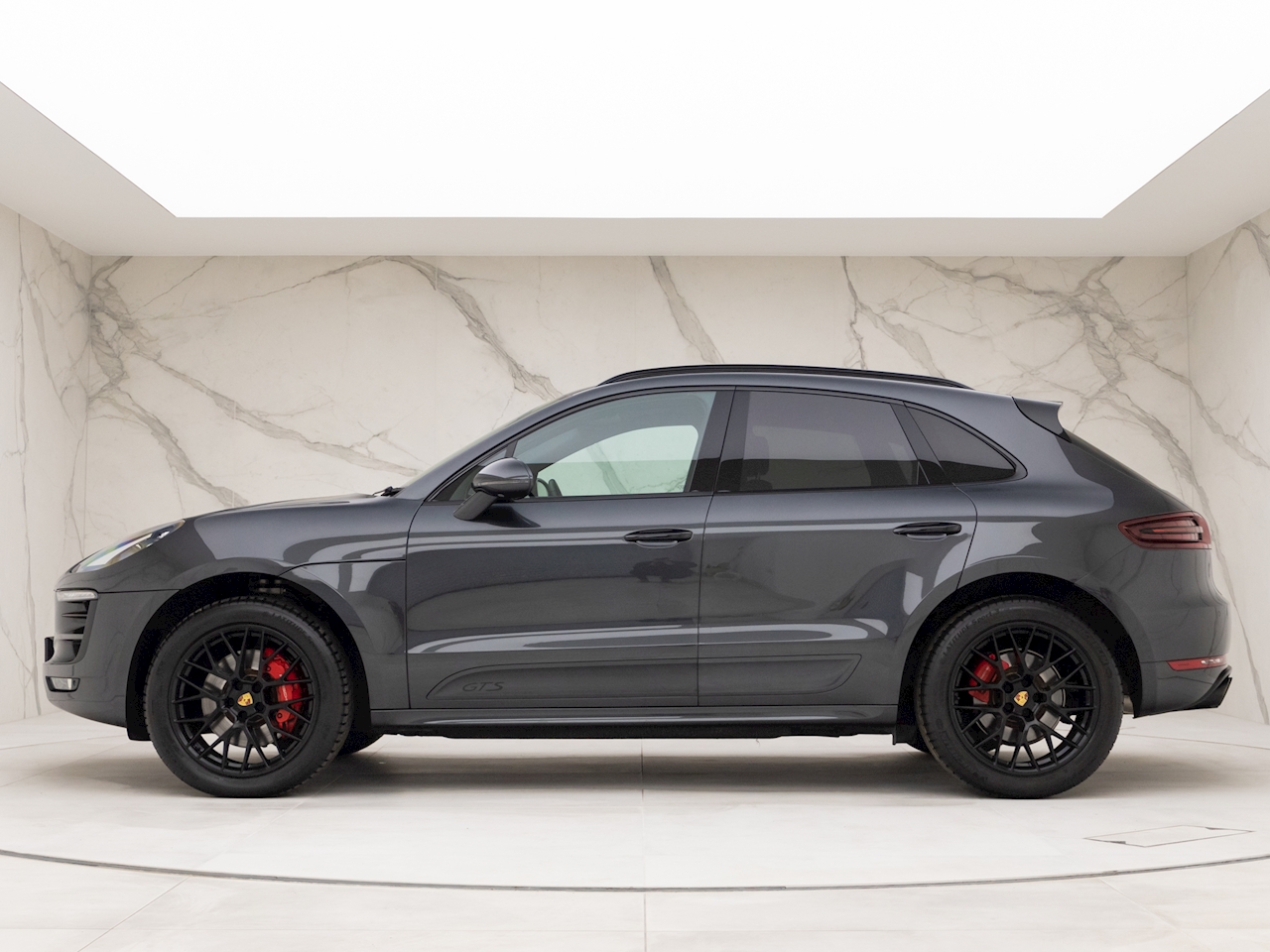 2018 Porsche Macan GTS, 2/20