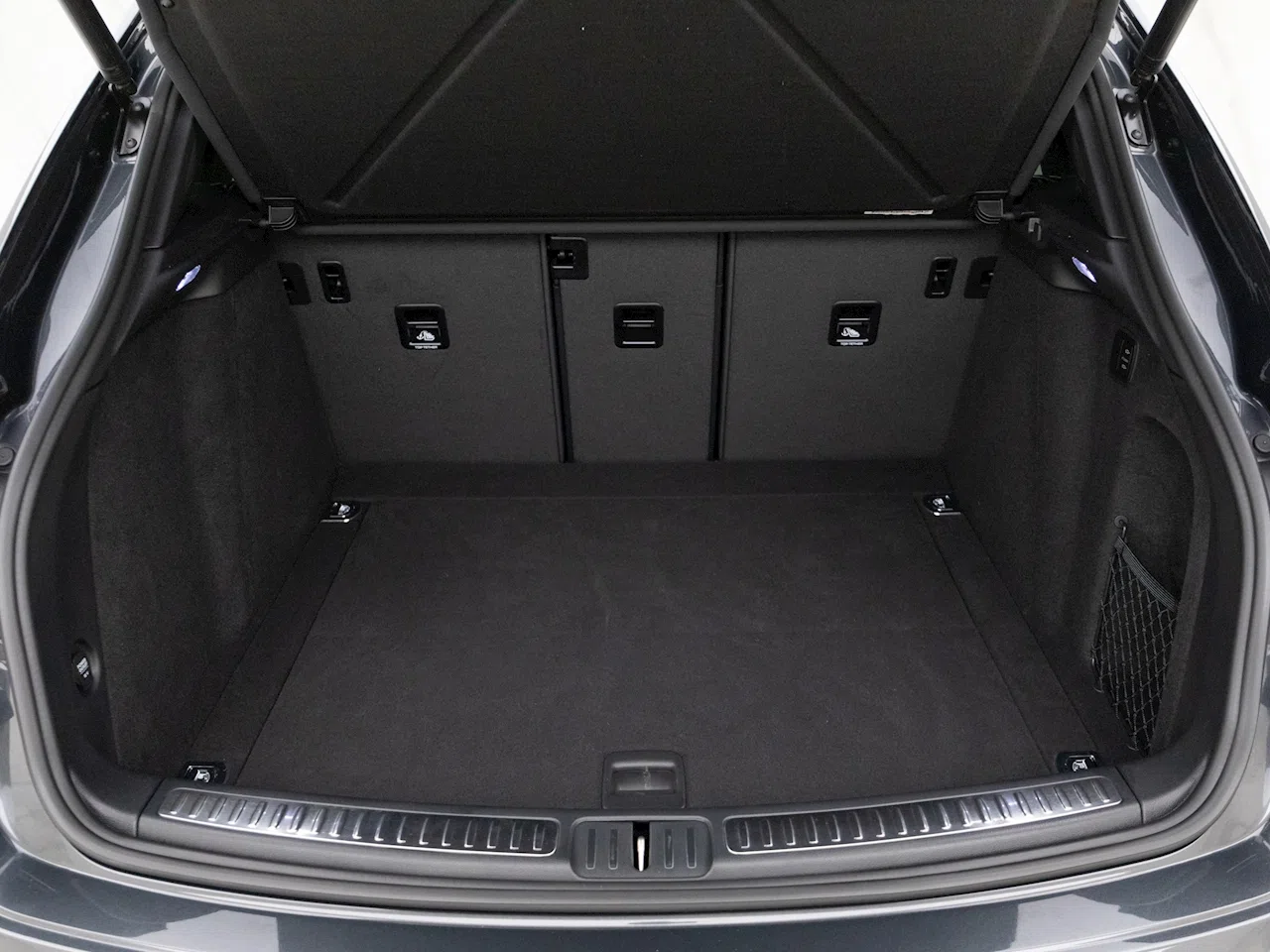 2018 Porsche Macan GTS trunk