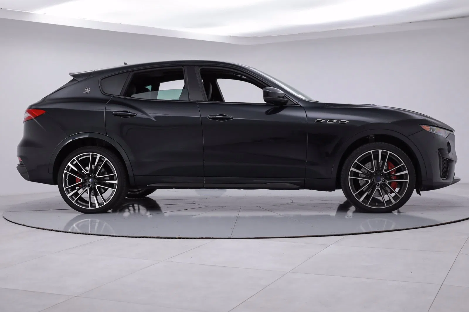 2019 Maserati Levante Trofeo for sale, exterior, Black